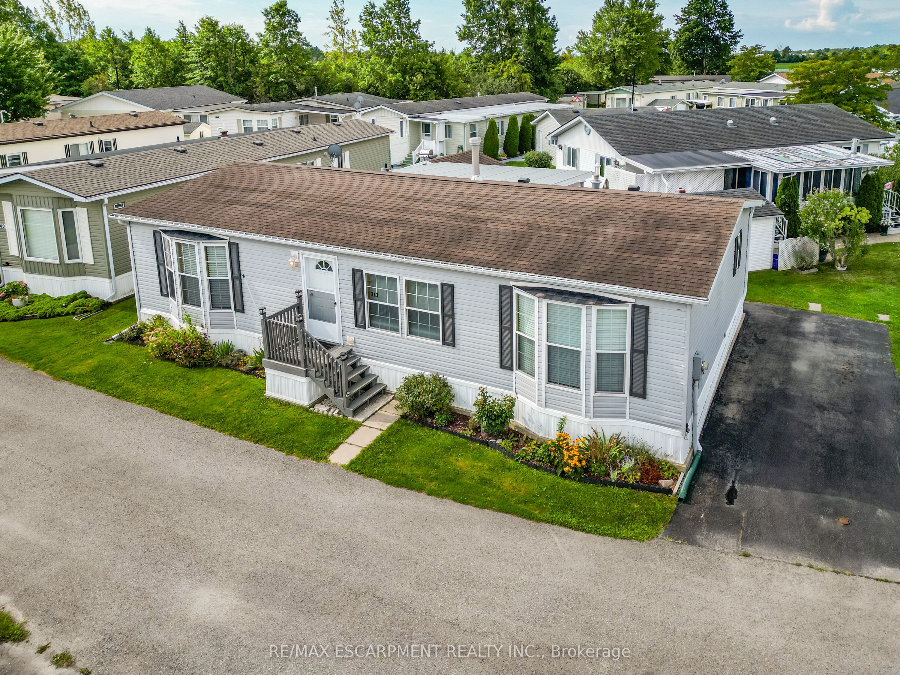 3033 Townline Road 343 Property Photo 2