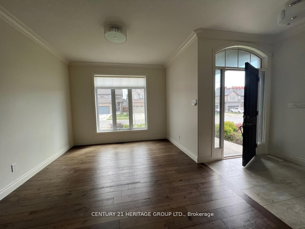 3547 Singleton Avenue Property Photo 2