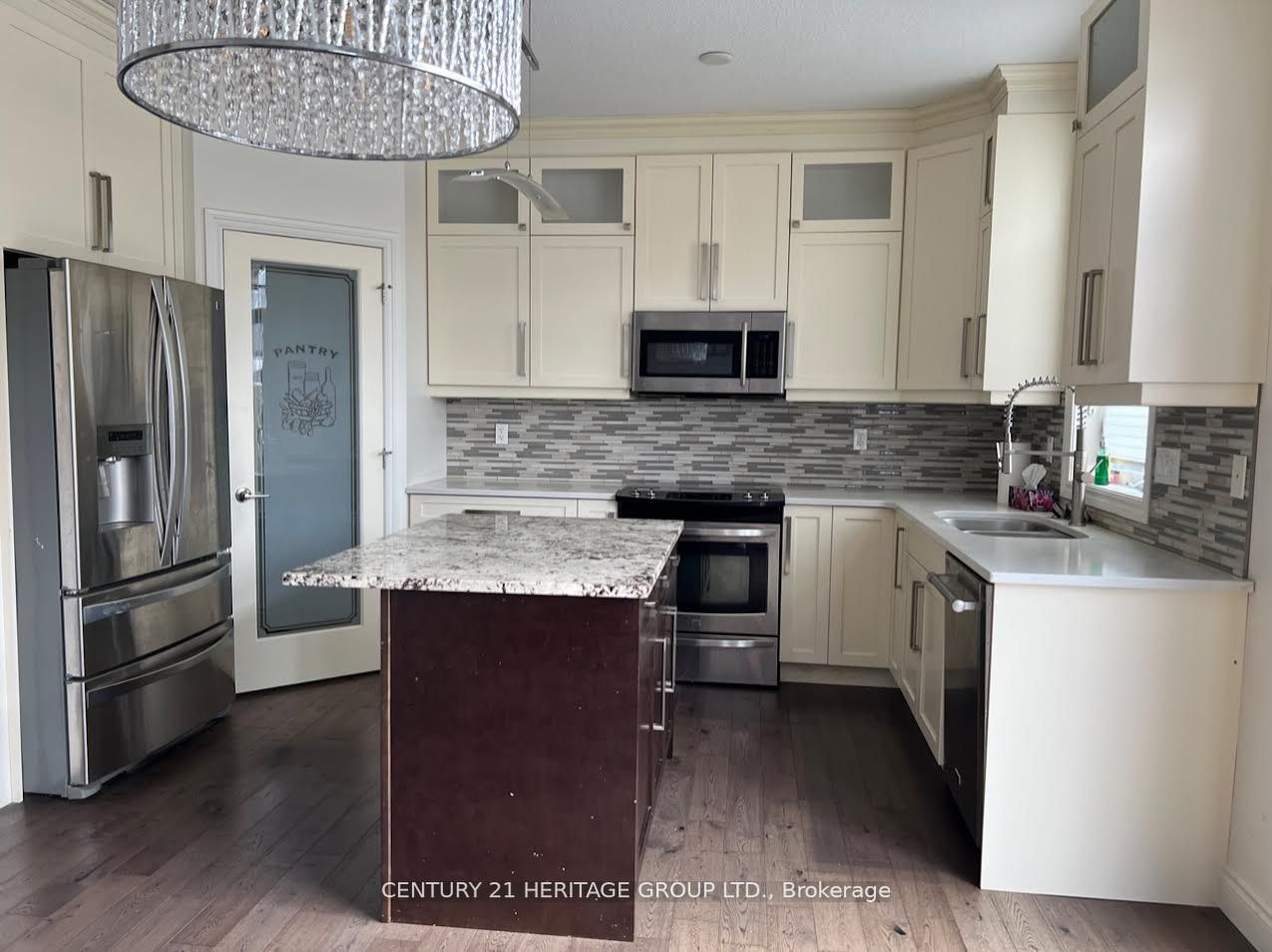 3547 Singleton Avenue Property Photo 6