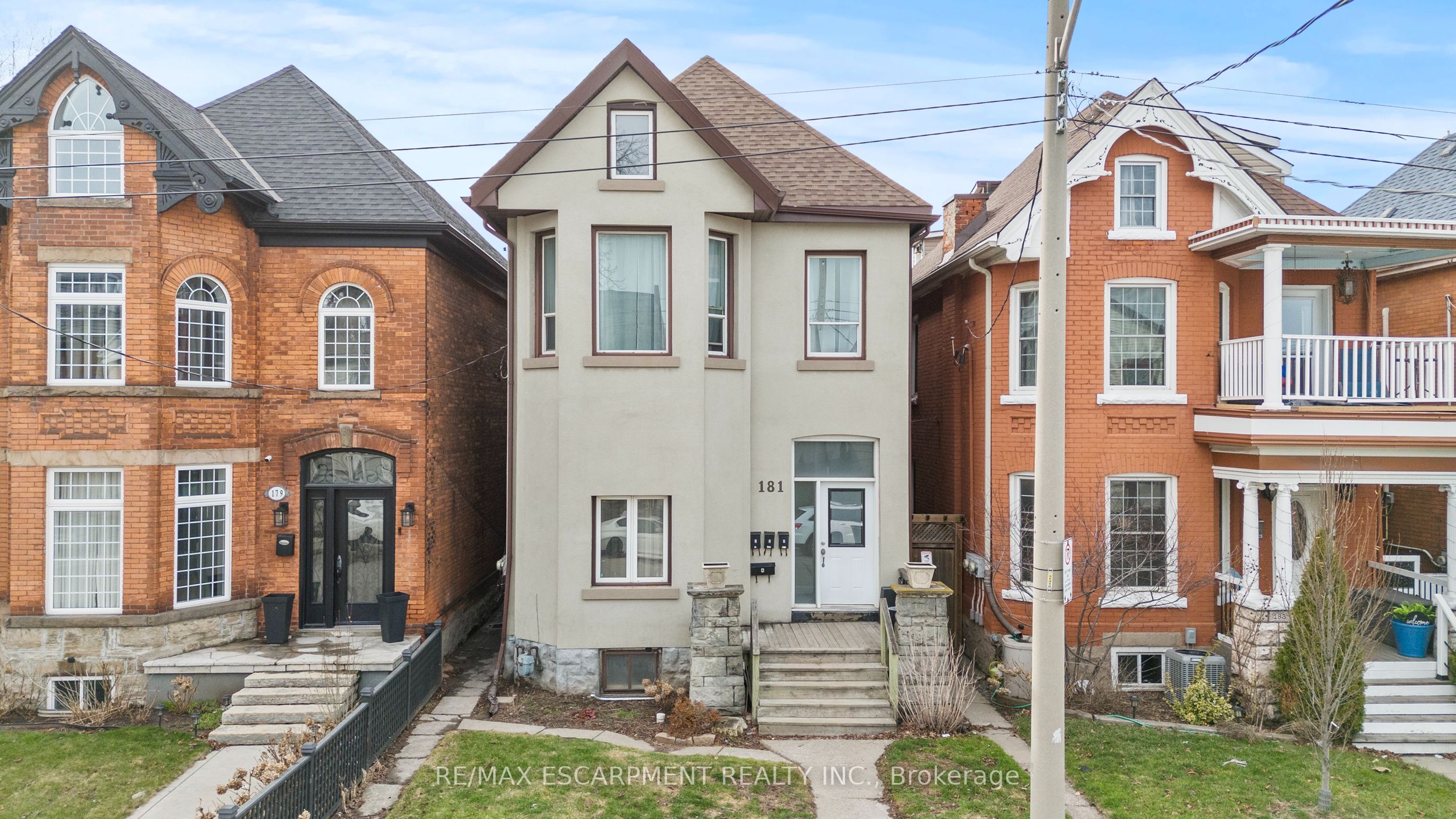 181 West Avenue Property Photo 2