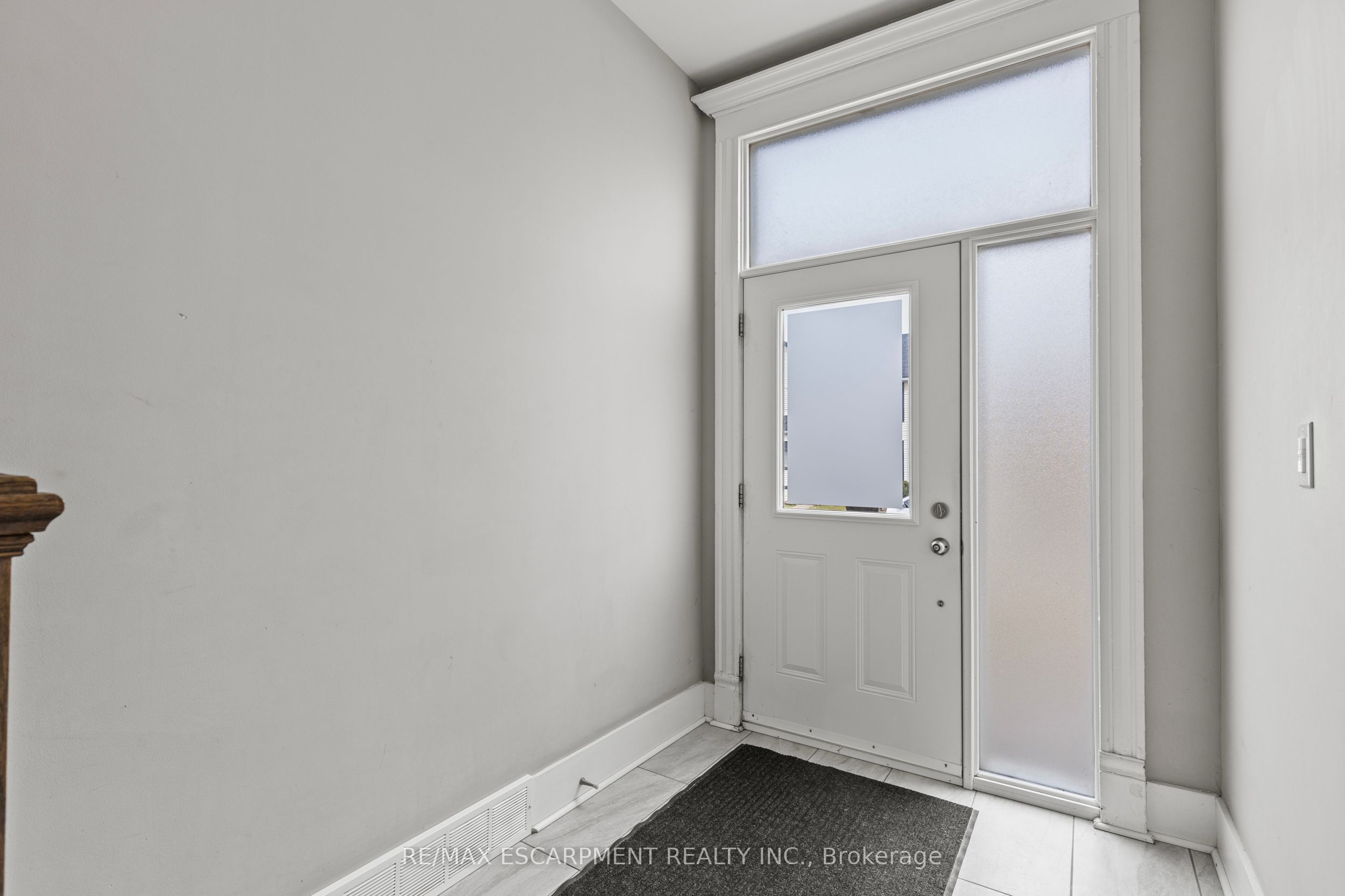 181 West Avenue Property Photo 4