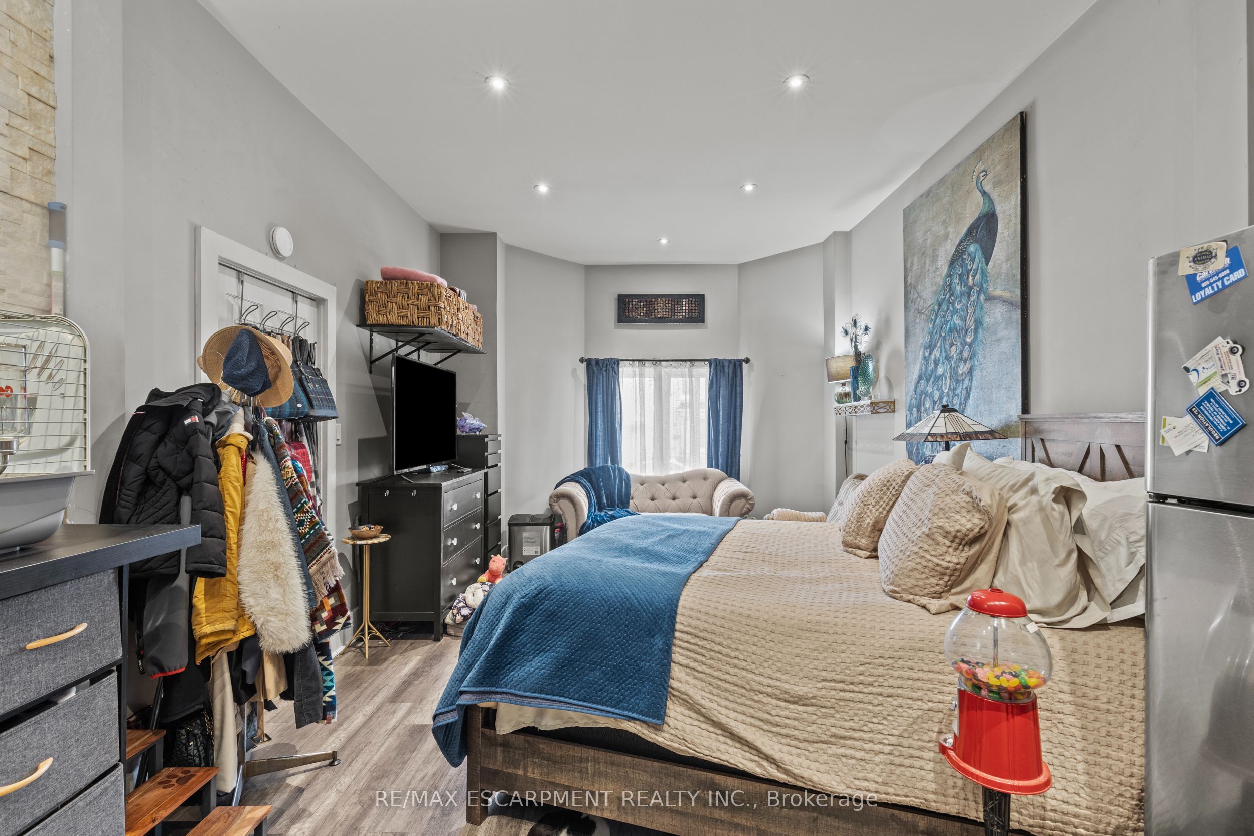 181 West Avenue Property Photo 9