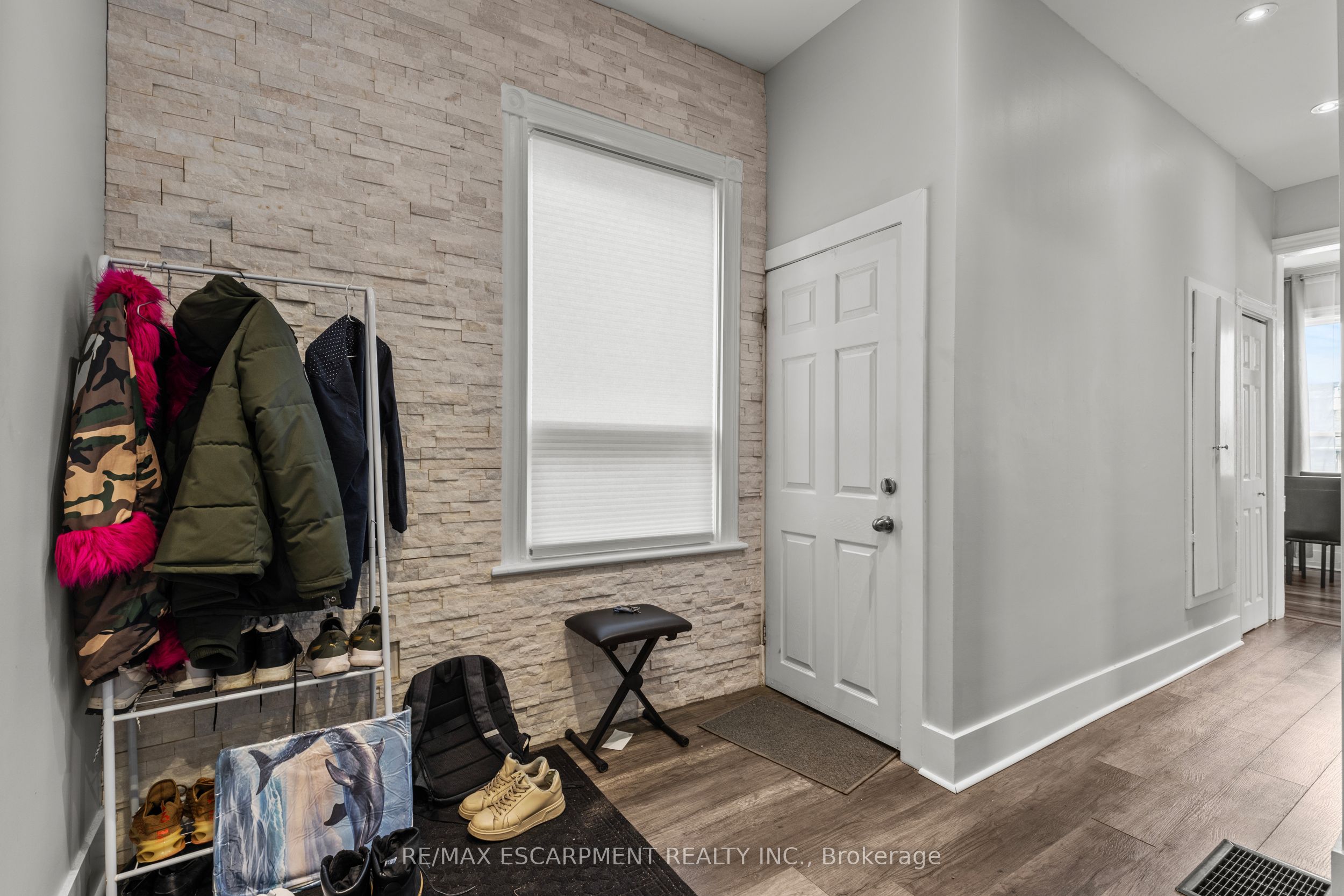 181 West Avenue Property Photo 13