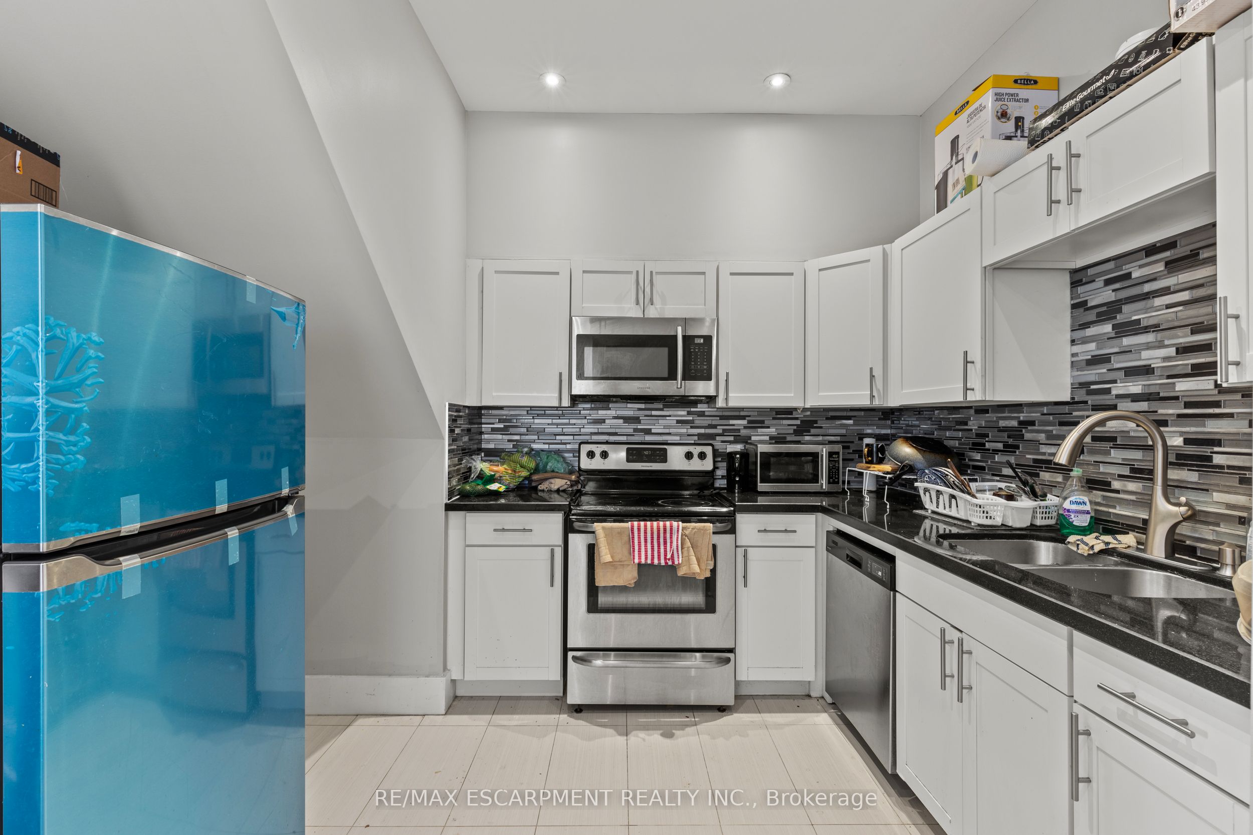 181 West Avenue Property Photo 14