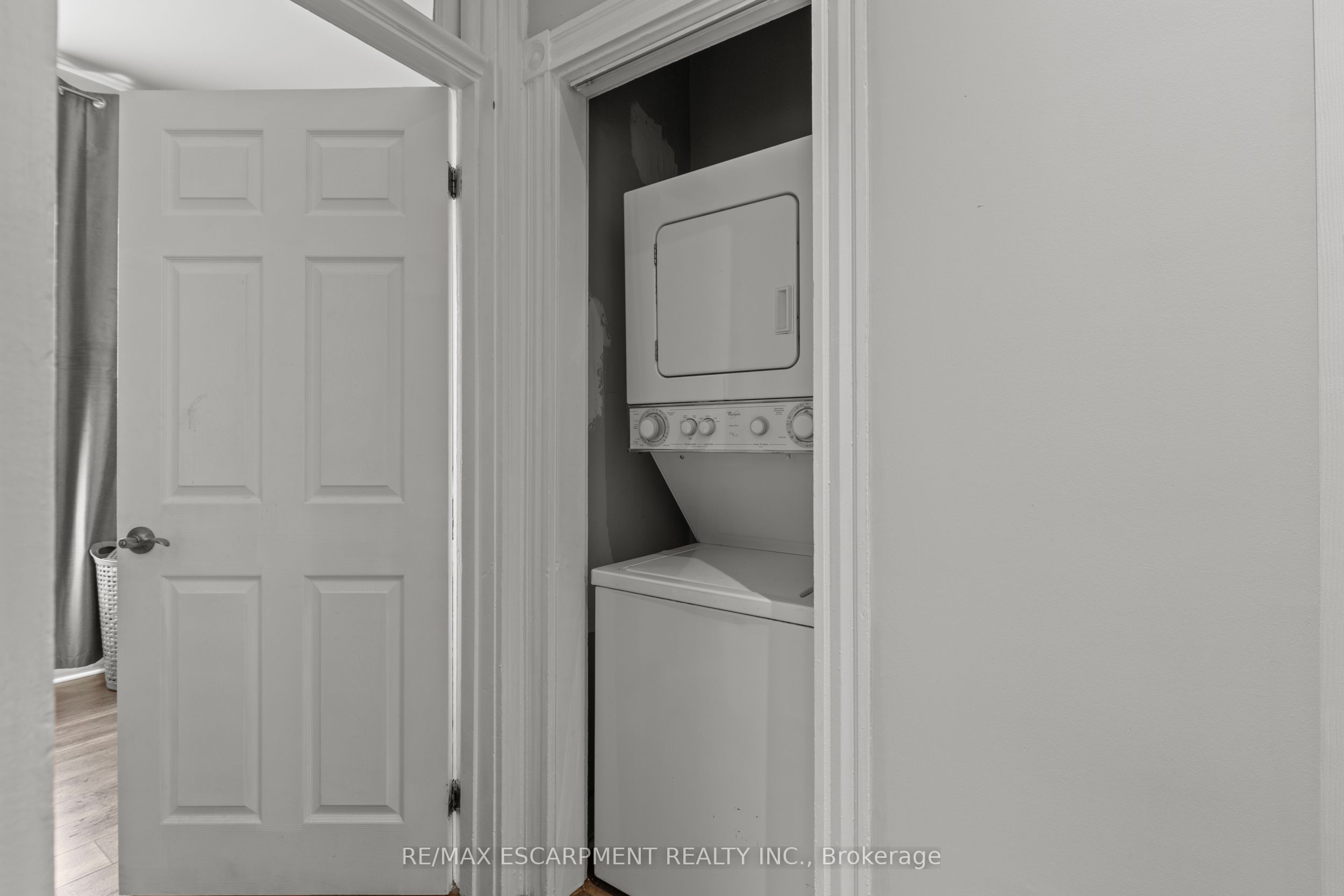 181 West Avenue Property Photo 21