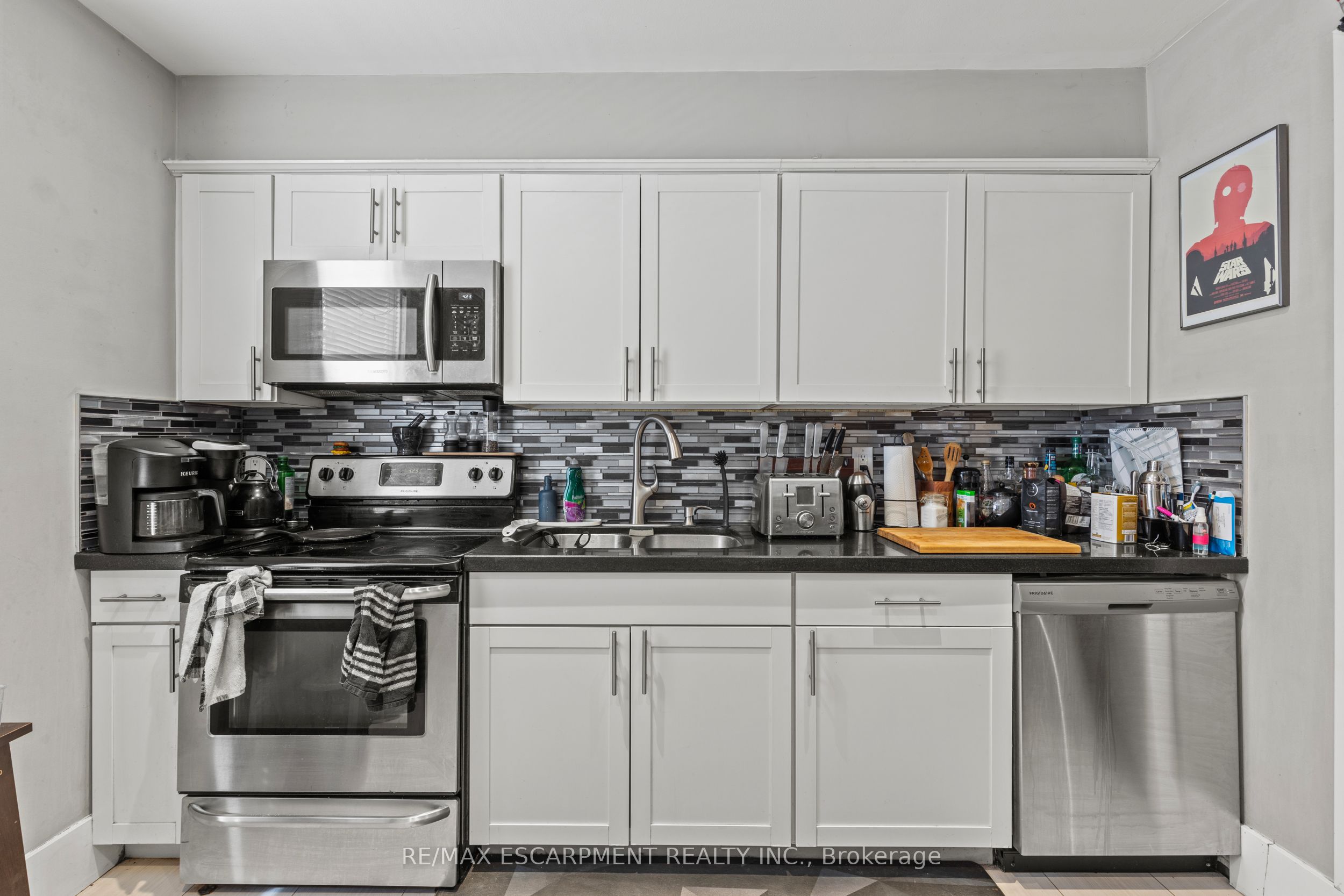 181 West Avenue Property Photo 27