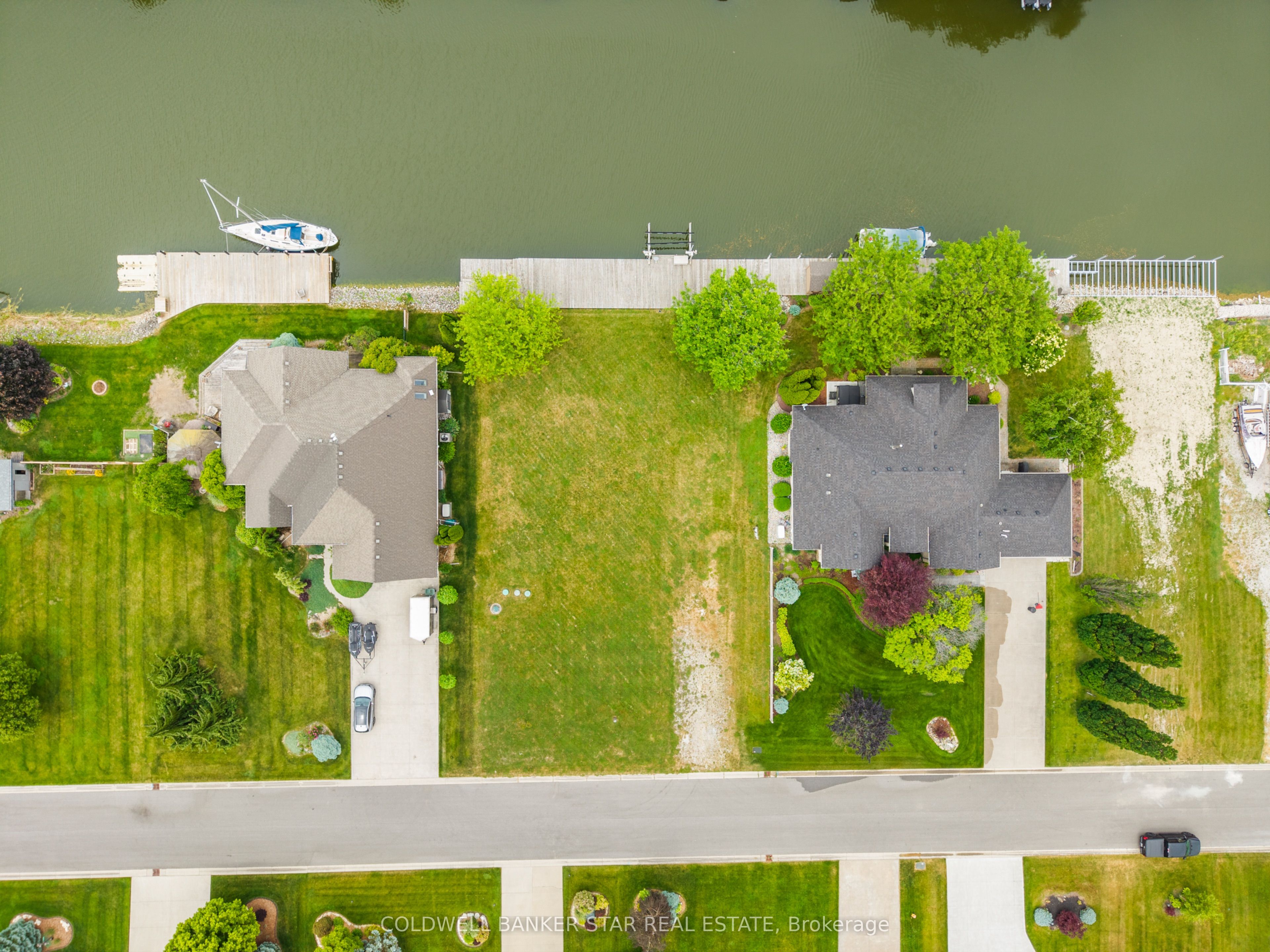 19120 Crest River Avenue Property Photo 2