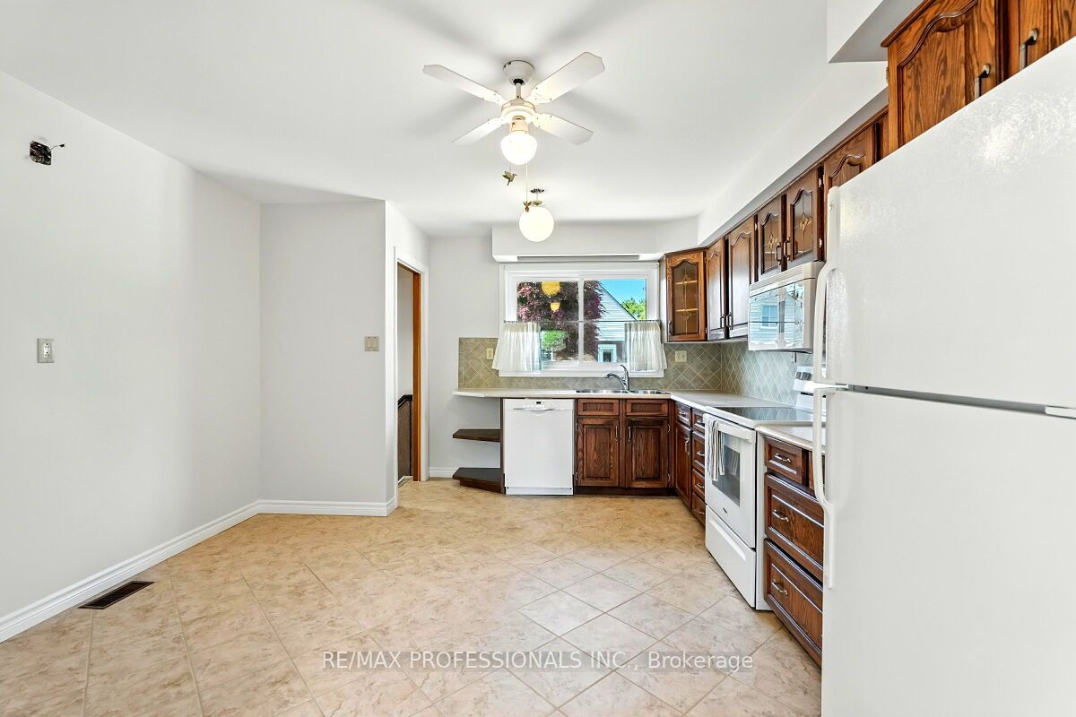 236 East 21st Street Property Photo 14