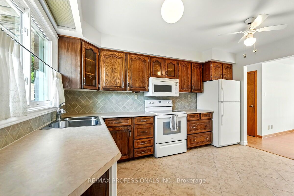 236 East 21st Street Property Photo 15