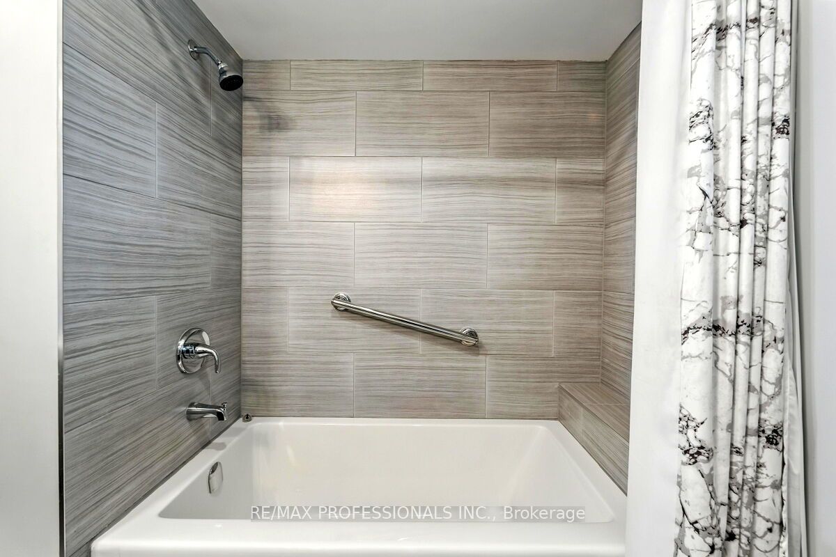 236 East 21st Street Property Photo 18