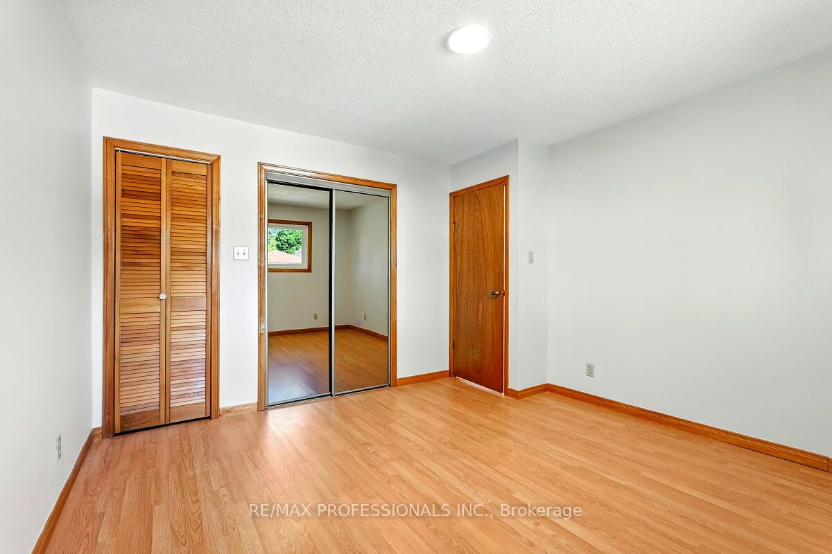 236 East 21st Street Property Photo 20