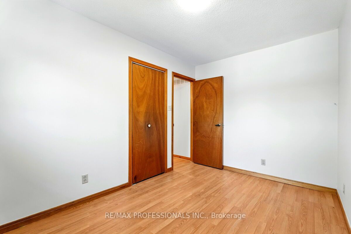 236 East 21st Street Property Photo 22