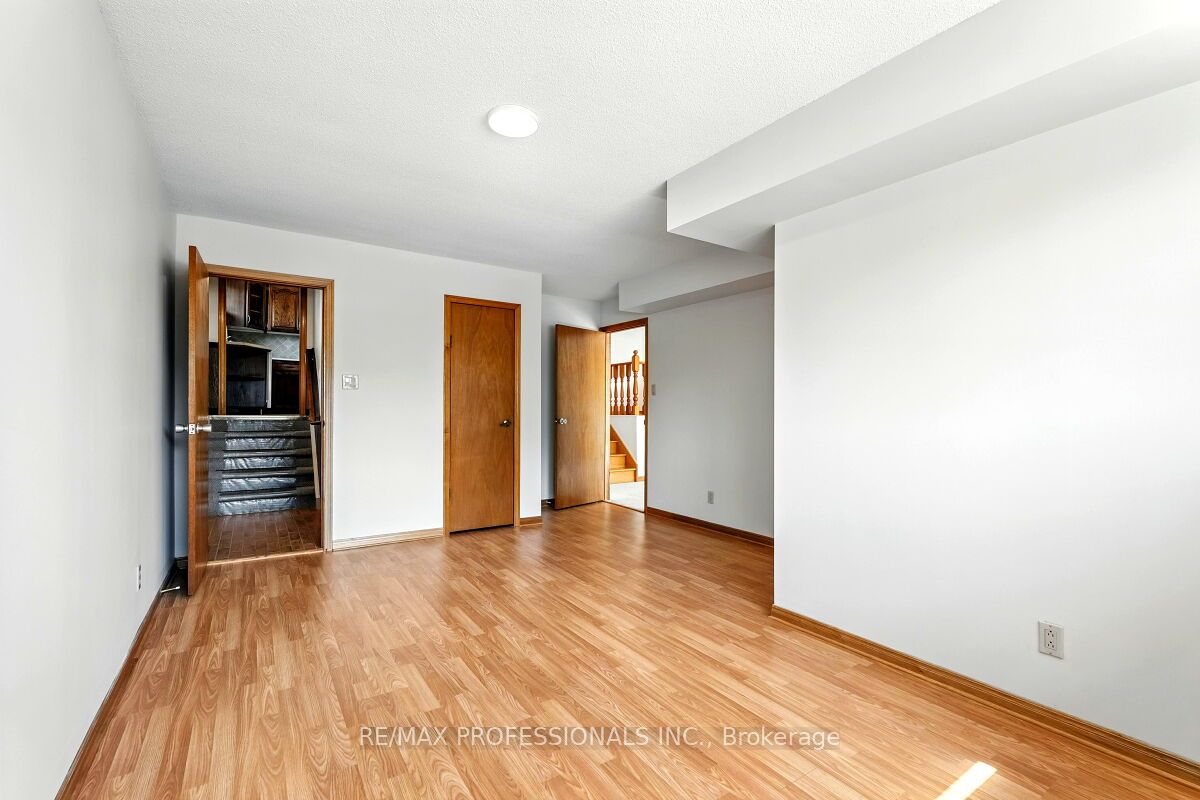 236 East 21st Street Property Photo 25