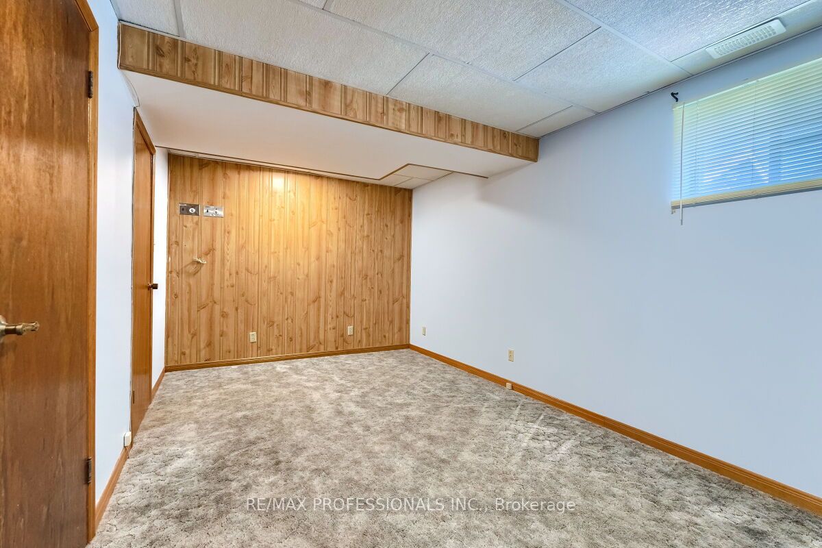 236 East 21st Street Property Photo 29