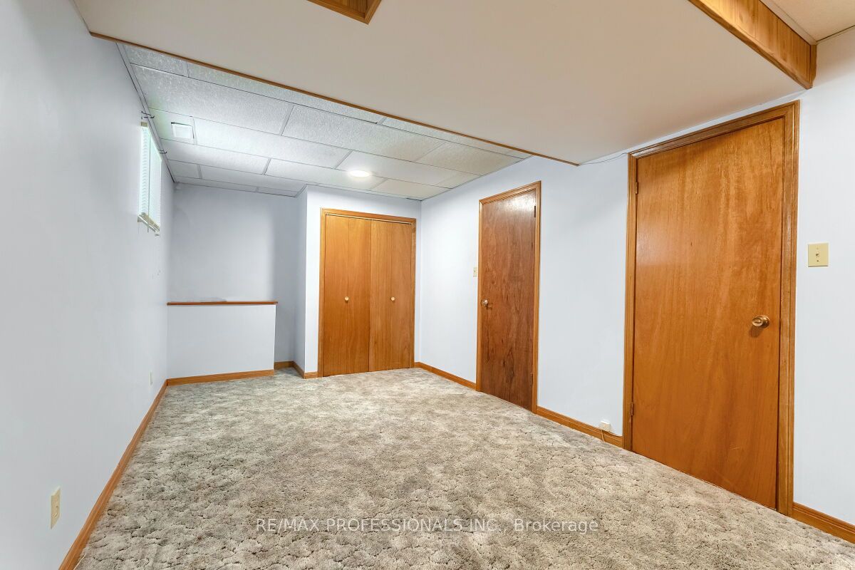 236 East 21st Street Property Photo 30