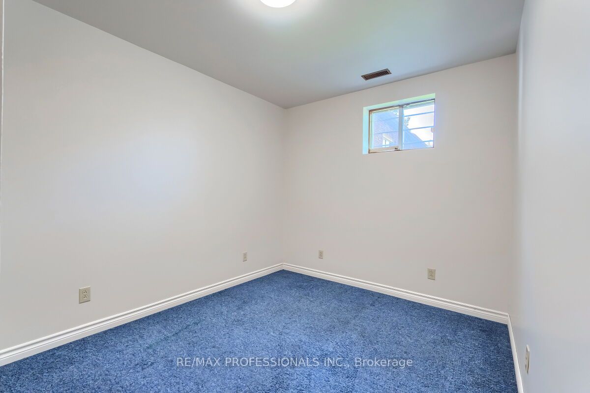 236 East 21st Street Property Photo 31