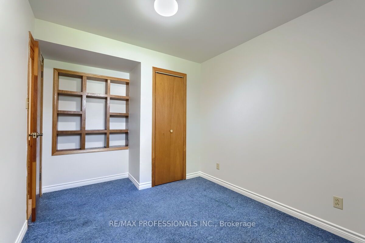 236 East 21st Street Property Photo 32