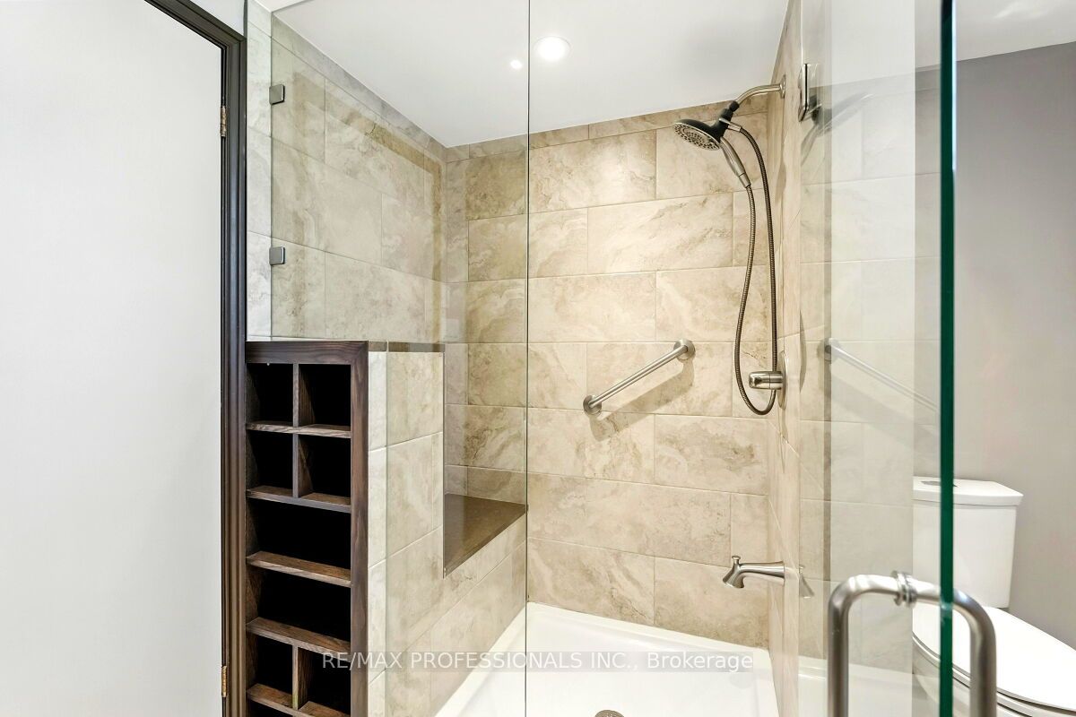 236 East 21st Street Property Photo 35