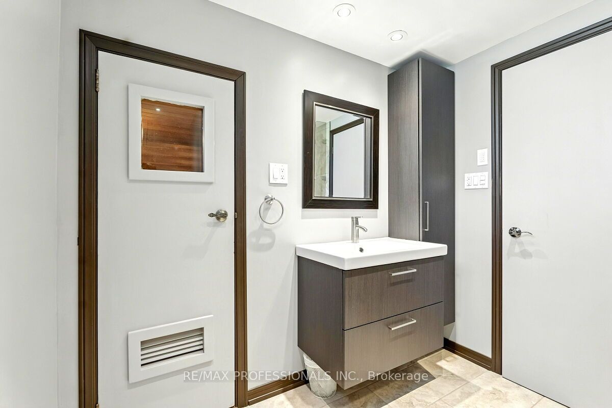 236 East 21st Street Property Photo 36