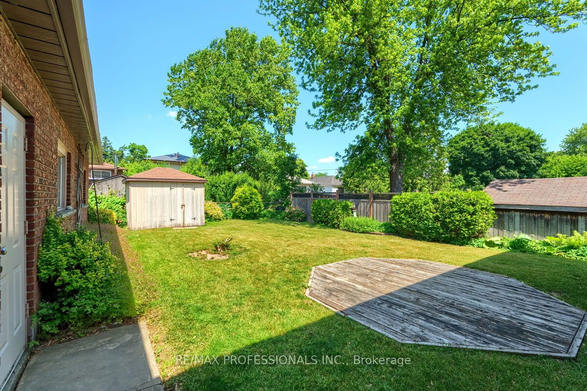 236 East 21st Street Property Photo 42