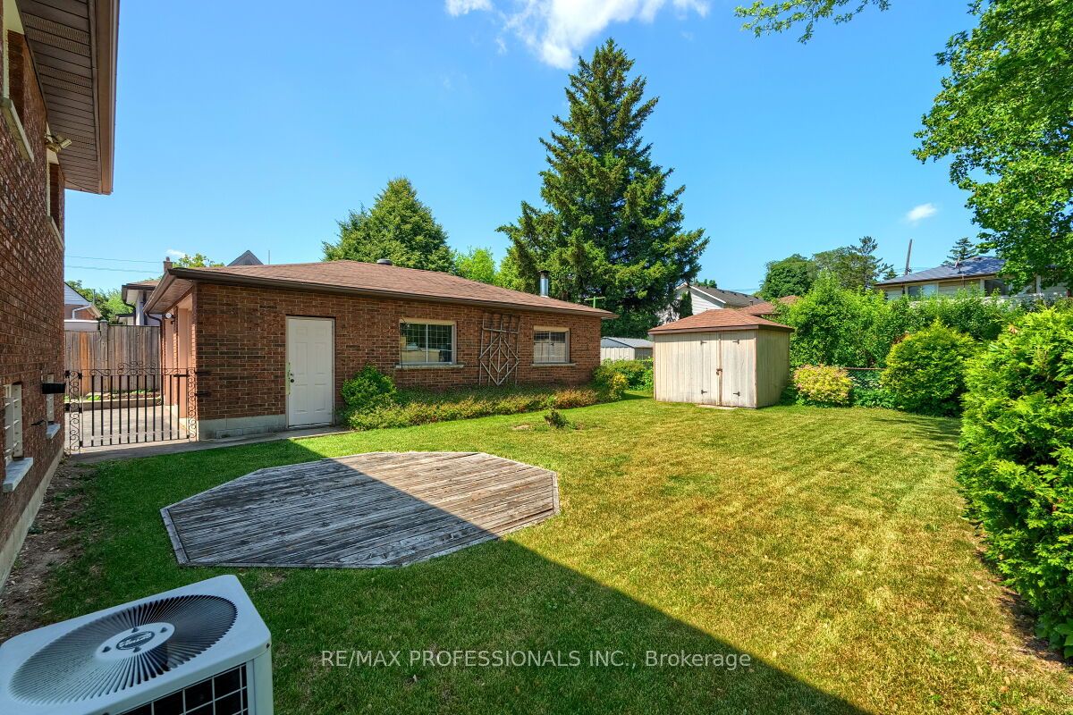 236 East 21st Street Property Photo 43