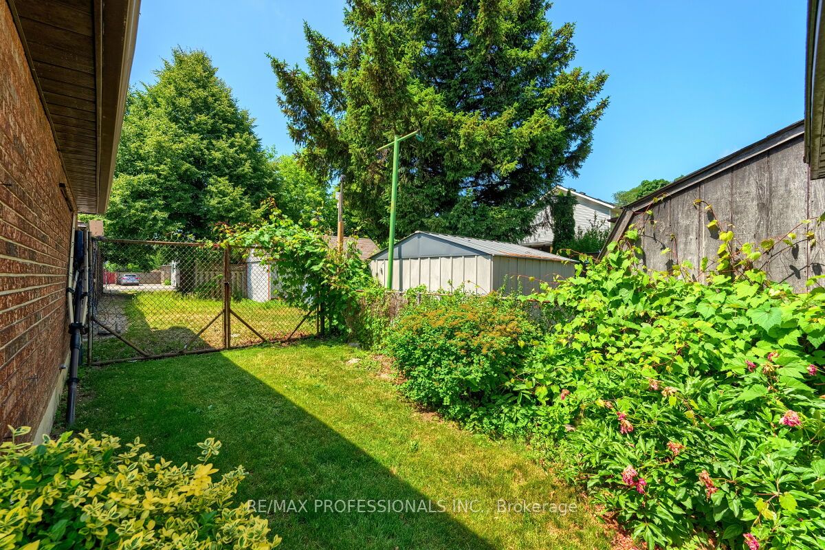 236 East 21st Street Property Photo 47