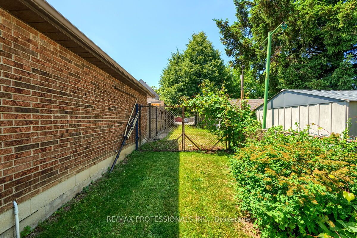 236 East 21st Street Property Photo 48