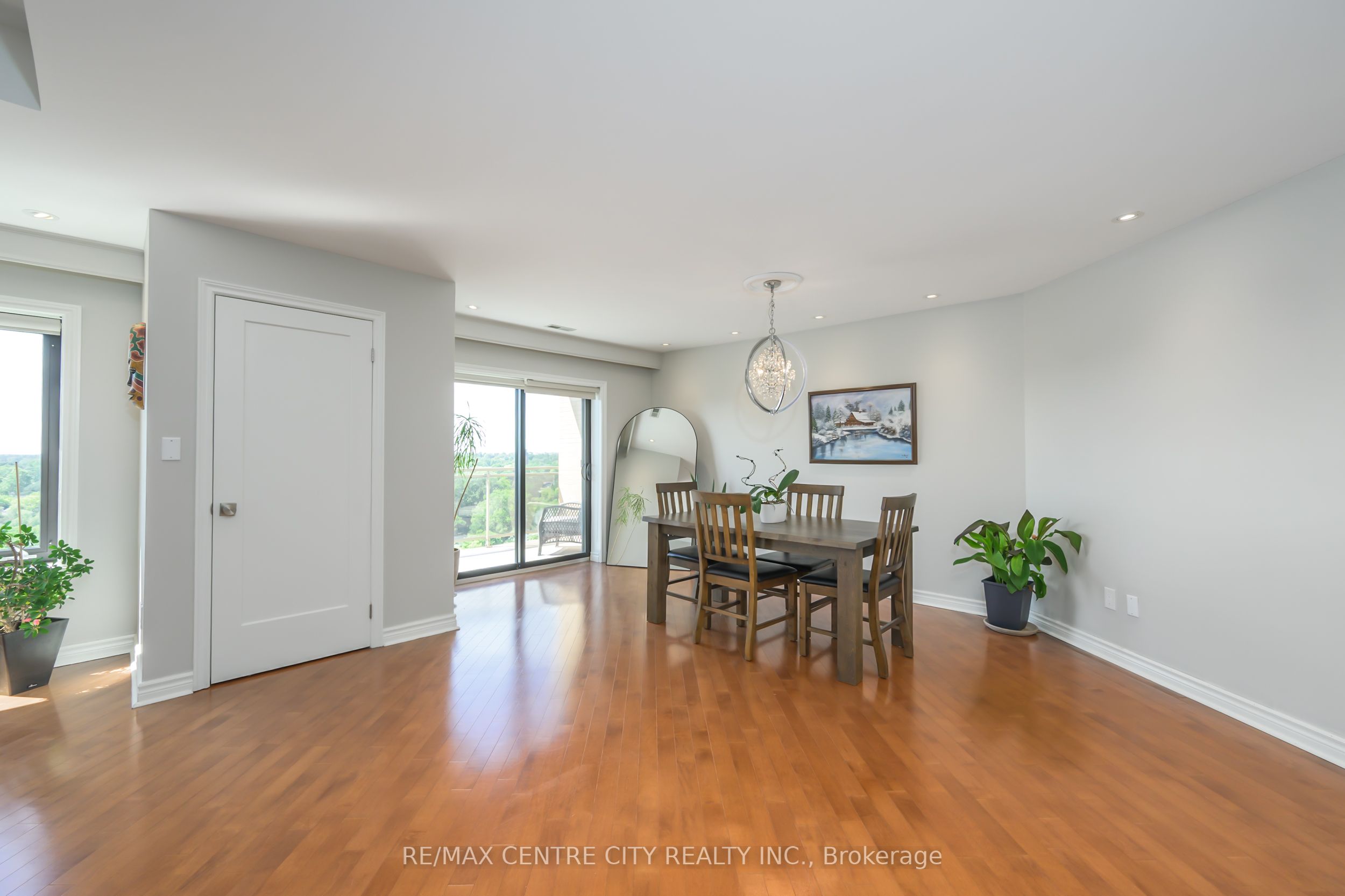 19 King Street 1102 Property Photo 5