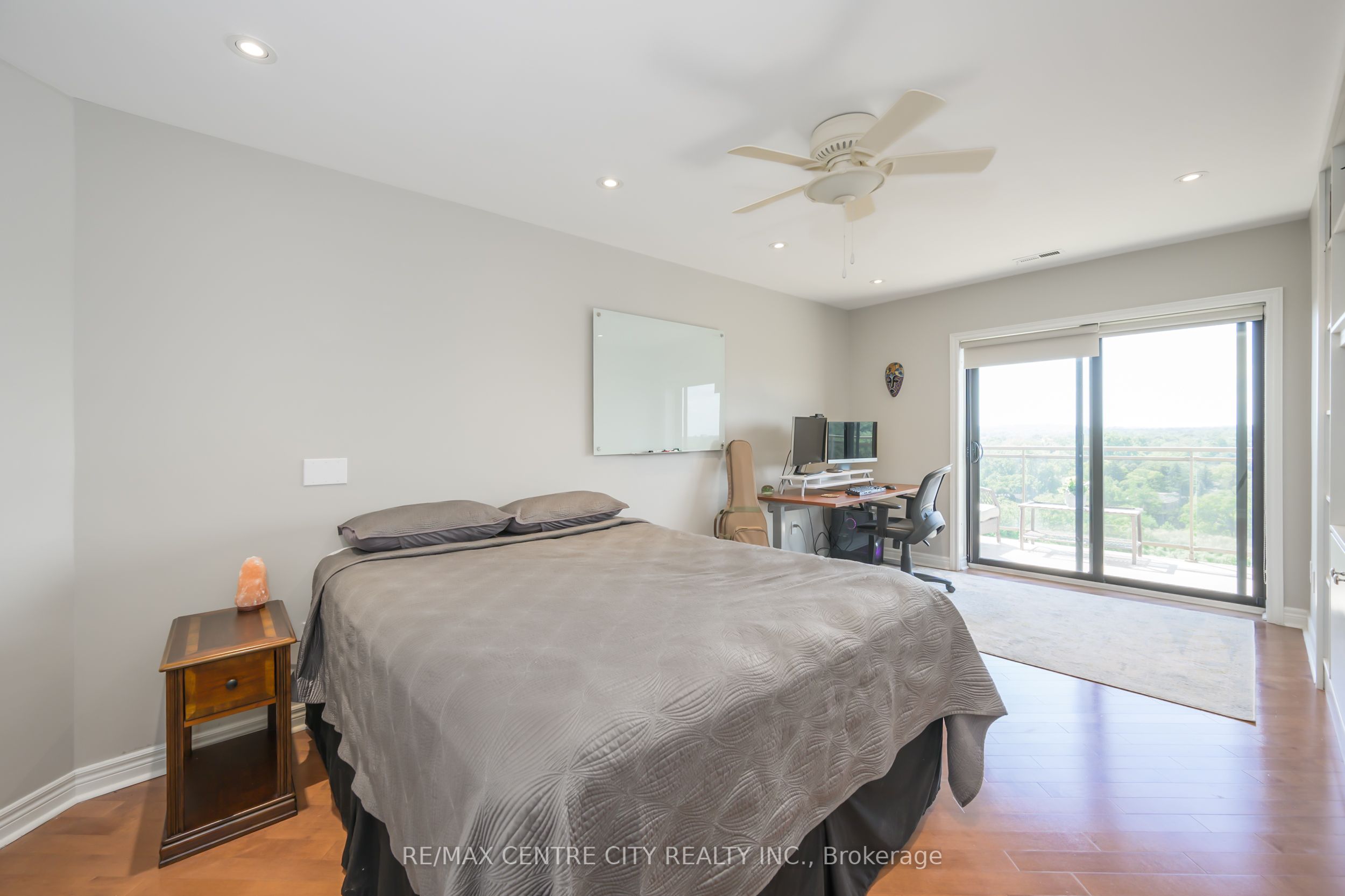 19 King Street 1102 Property Photo 16