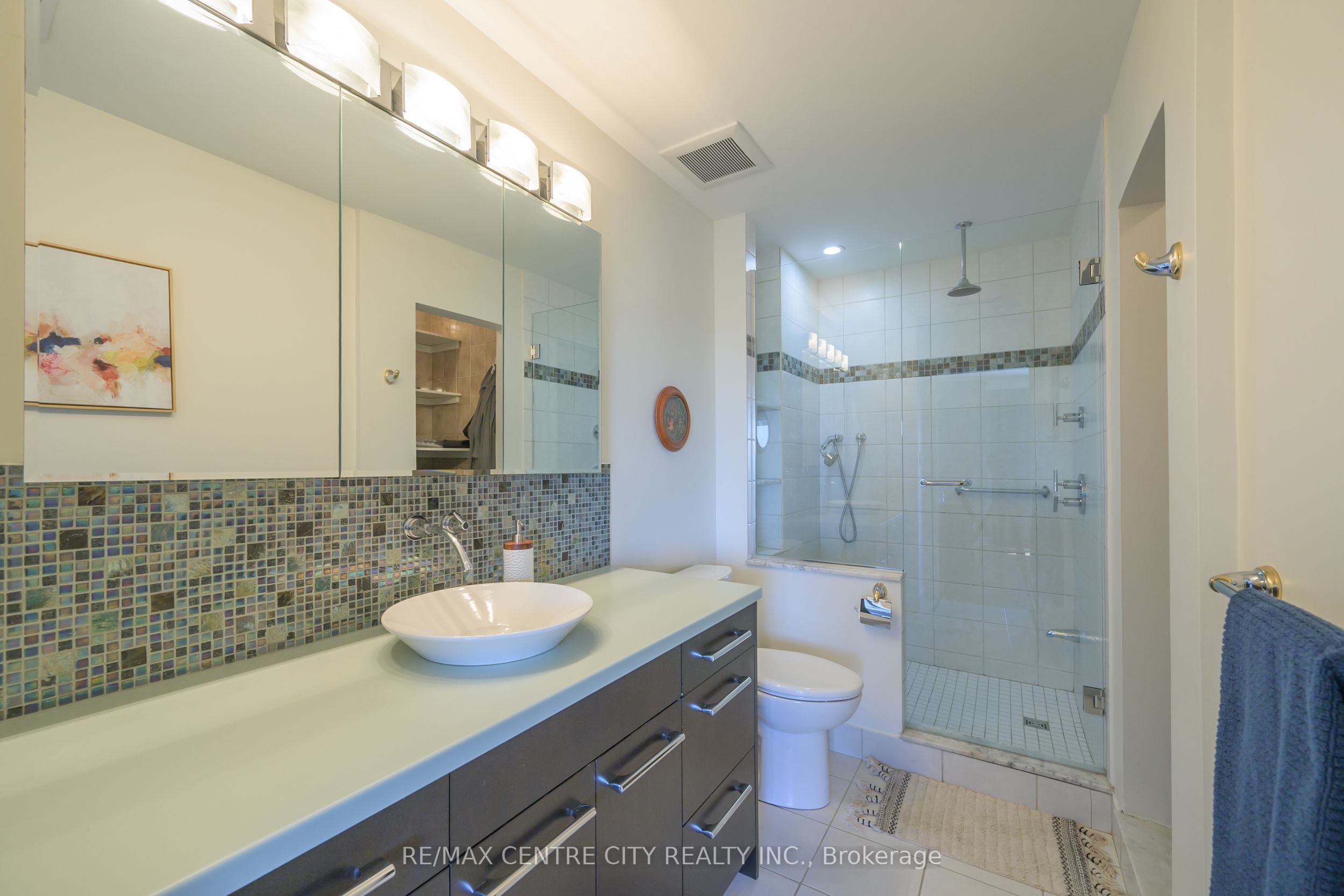 19 King Street 1102 Property Photo 18