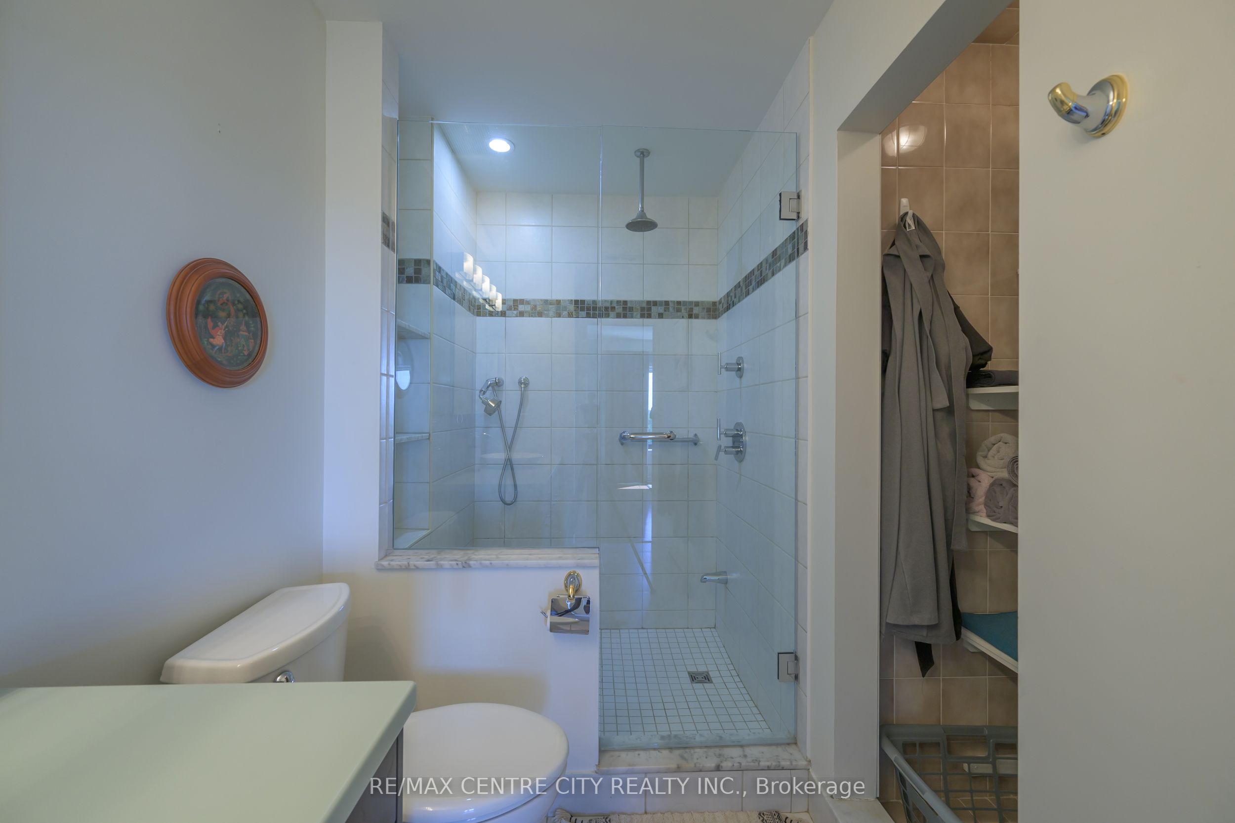 19 King Street 1102 Property Photo 19