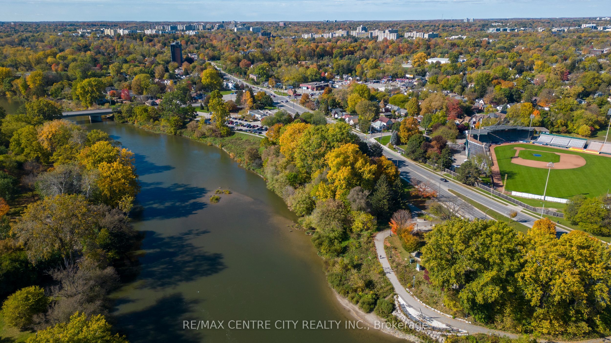19 King Street 1102 Property Photo 35