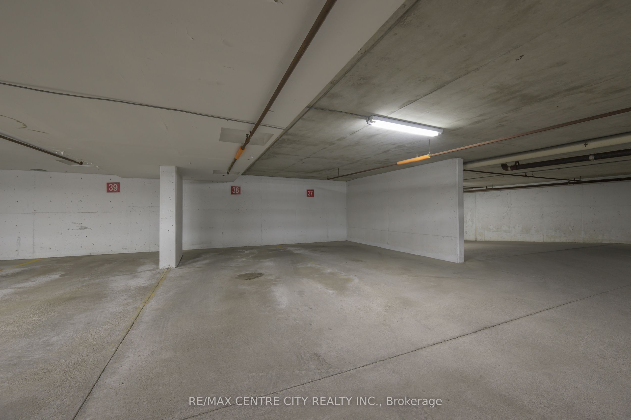 19 King Street 1102 Property Photo 36