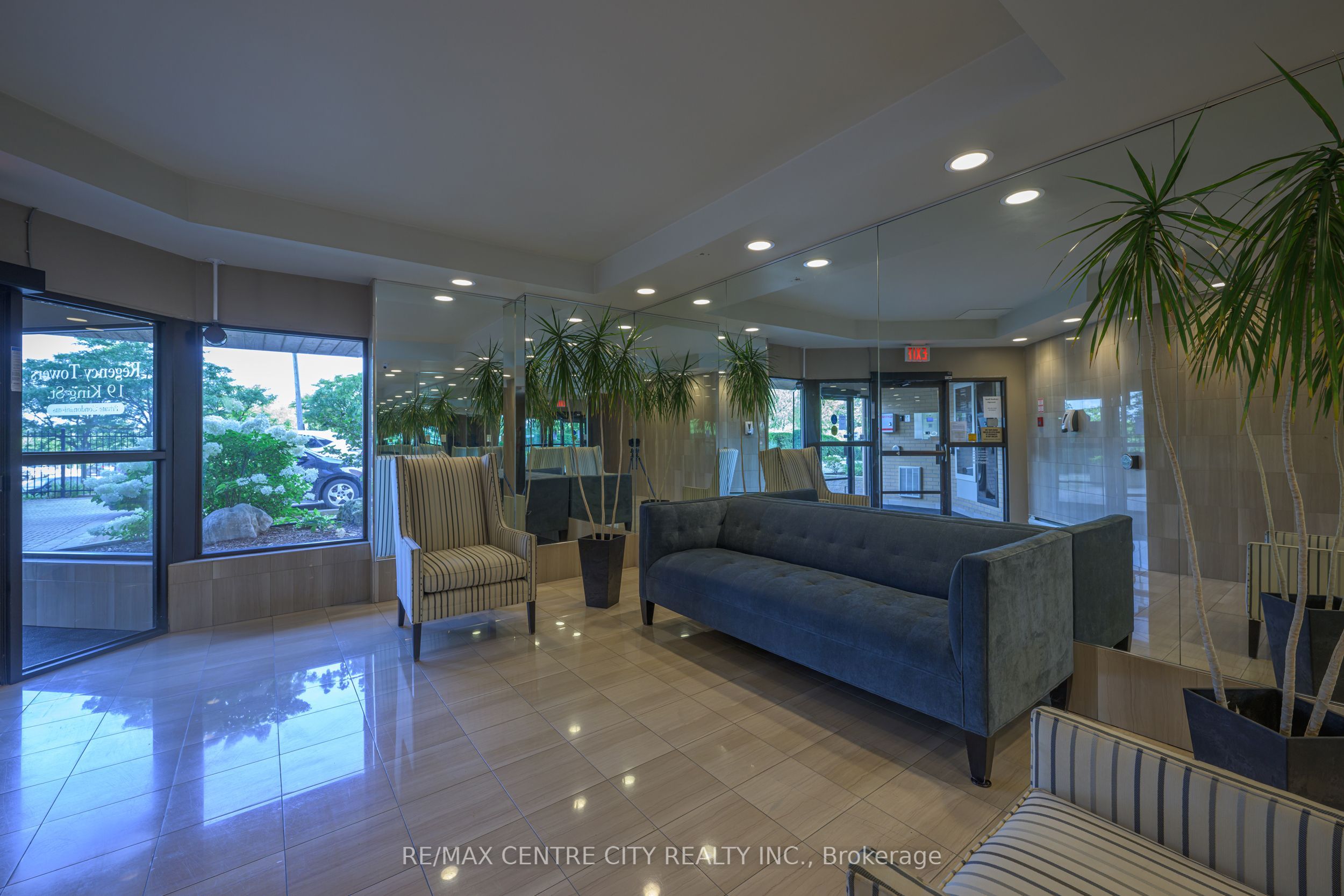 19 King Street 1102 Property Photo 37