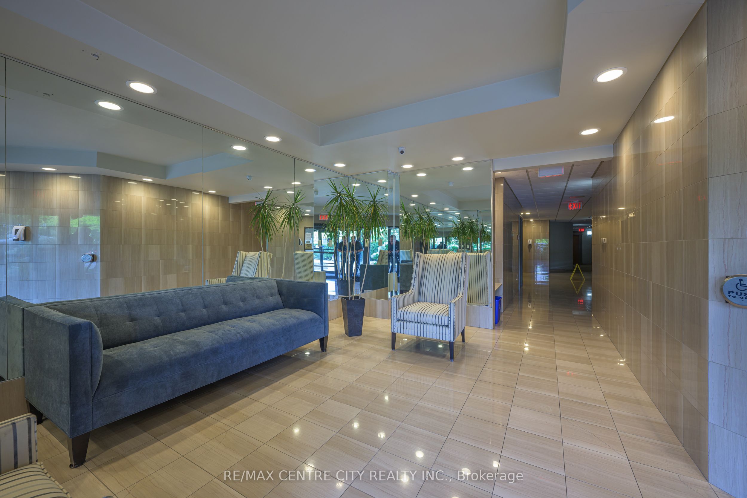 19 King Street 1102 Property Photo 38