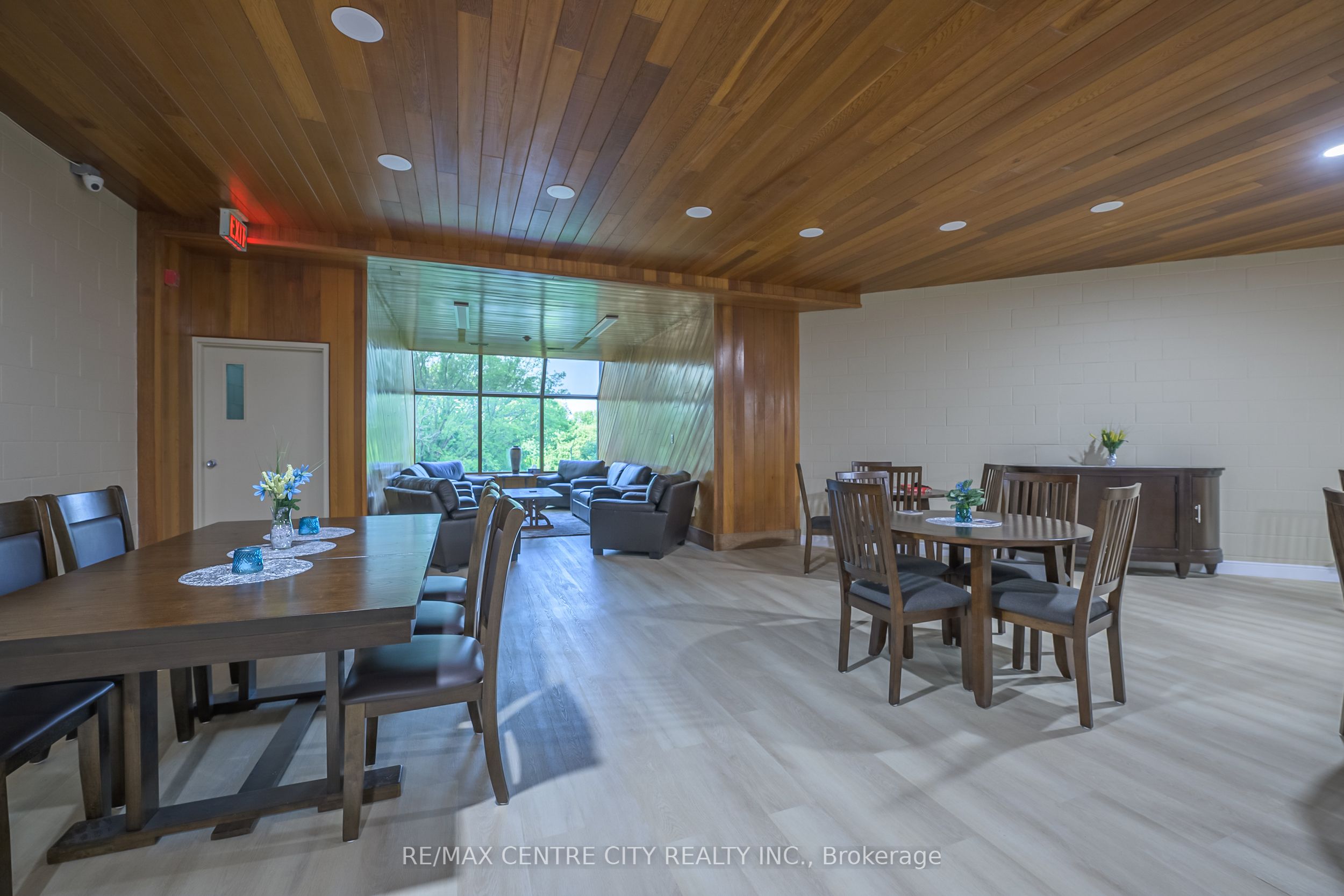 19 King Street 1102 Property Photo 40