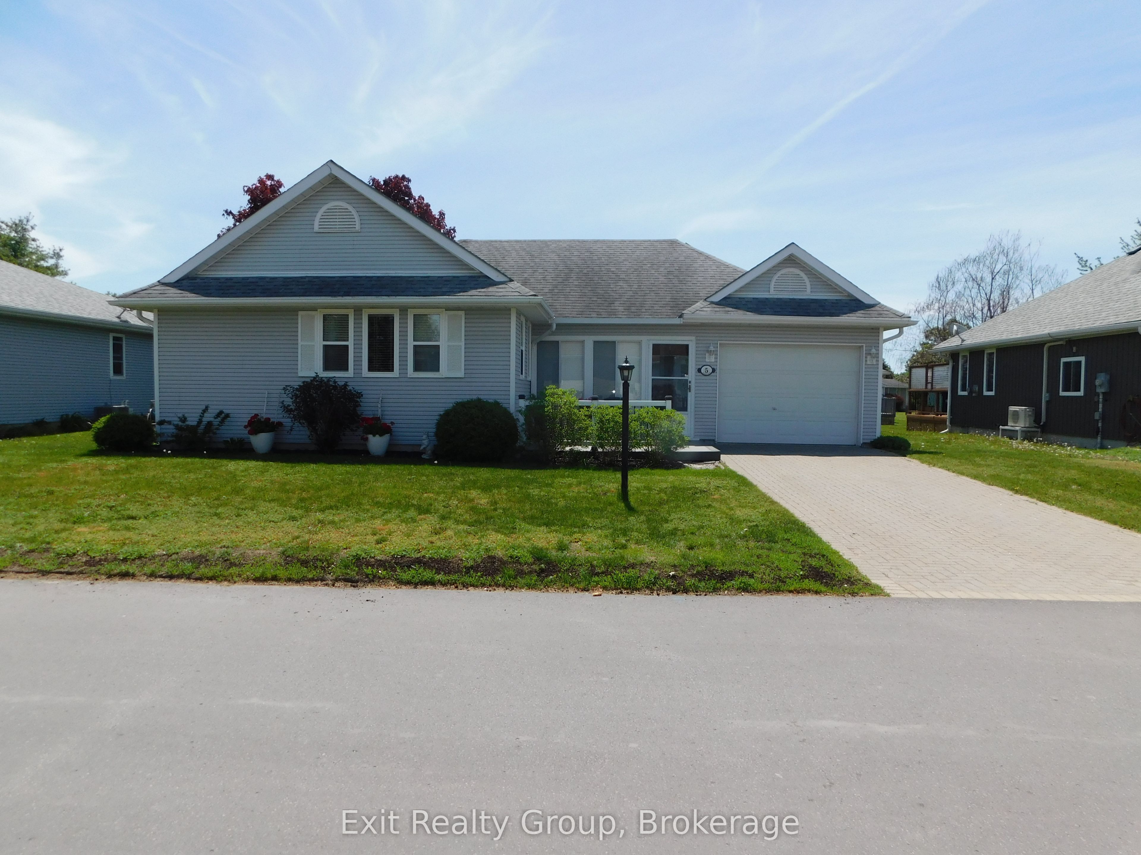 5 Empire Boulevard Property Photo 1