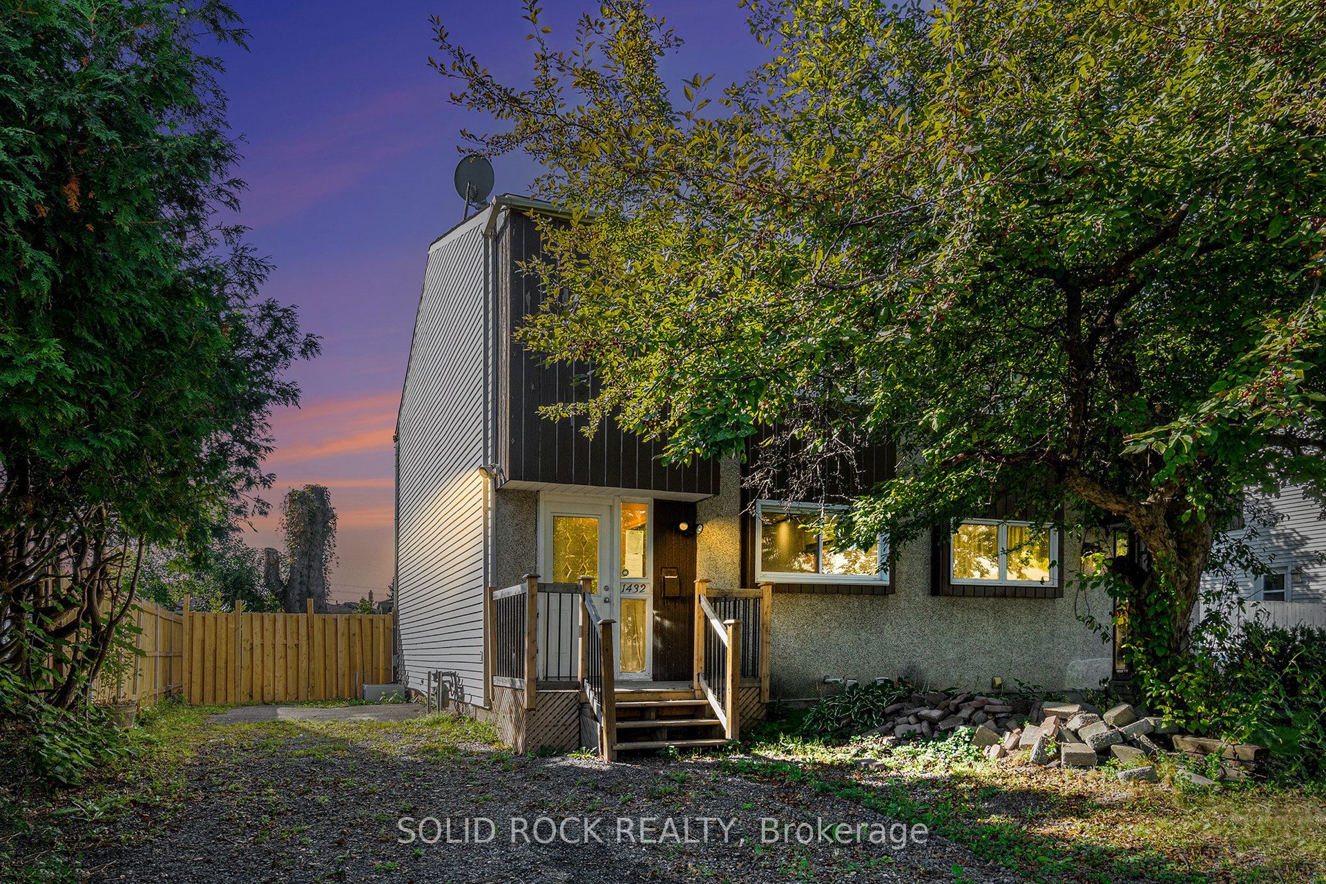 1432 Leigh Crescent Property Photo 1