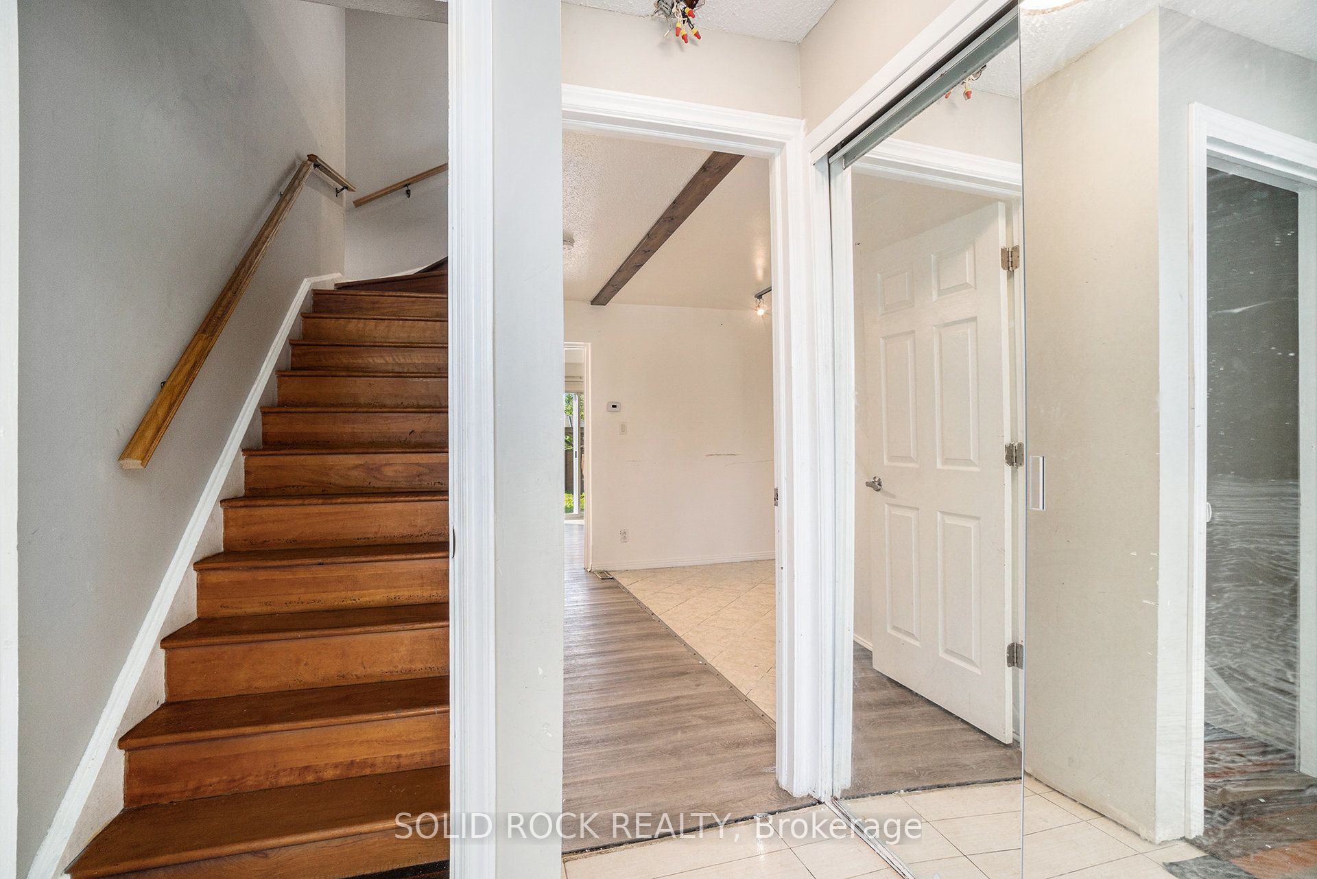 1432 Leigh Crescent Property Photo 4