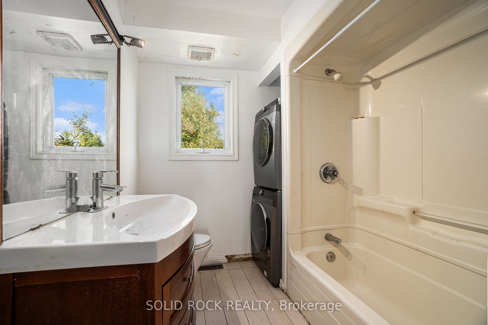 1432 Leigh Crescent Property Photo 12