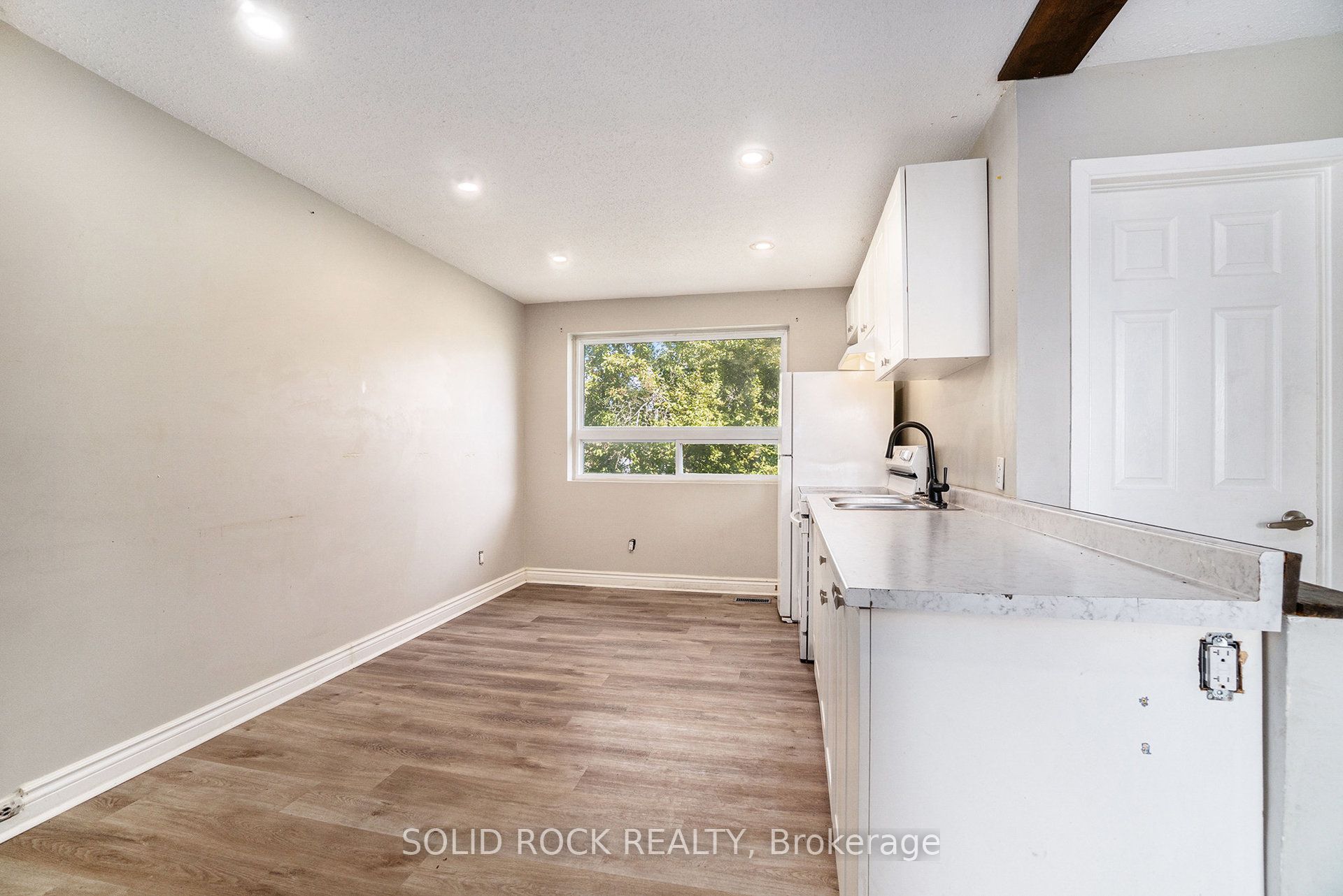 1432 Leigh Crescent Property Photo 14