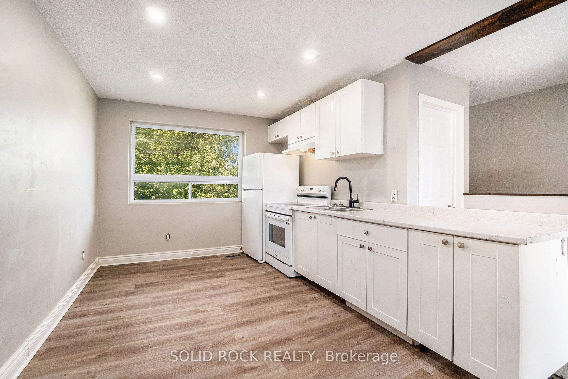 1432 Leigh Crescent Property Photo 15