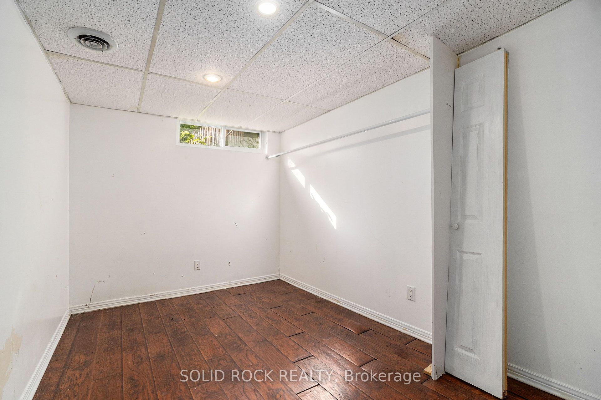 1432 Leigh Crescent Property Photo 16