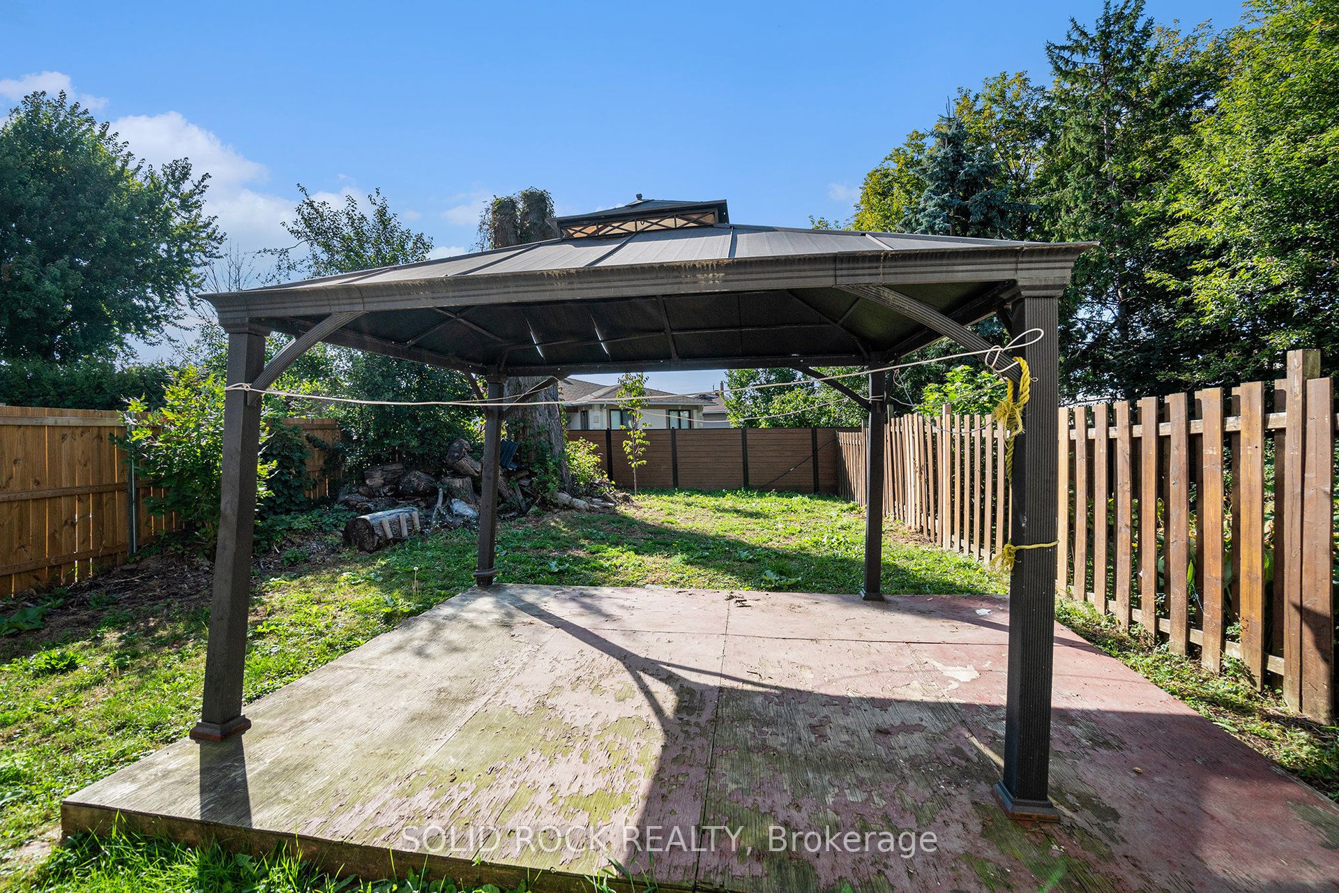 1432 Leigh Crescent Property Photo 19