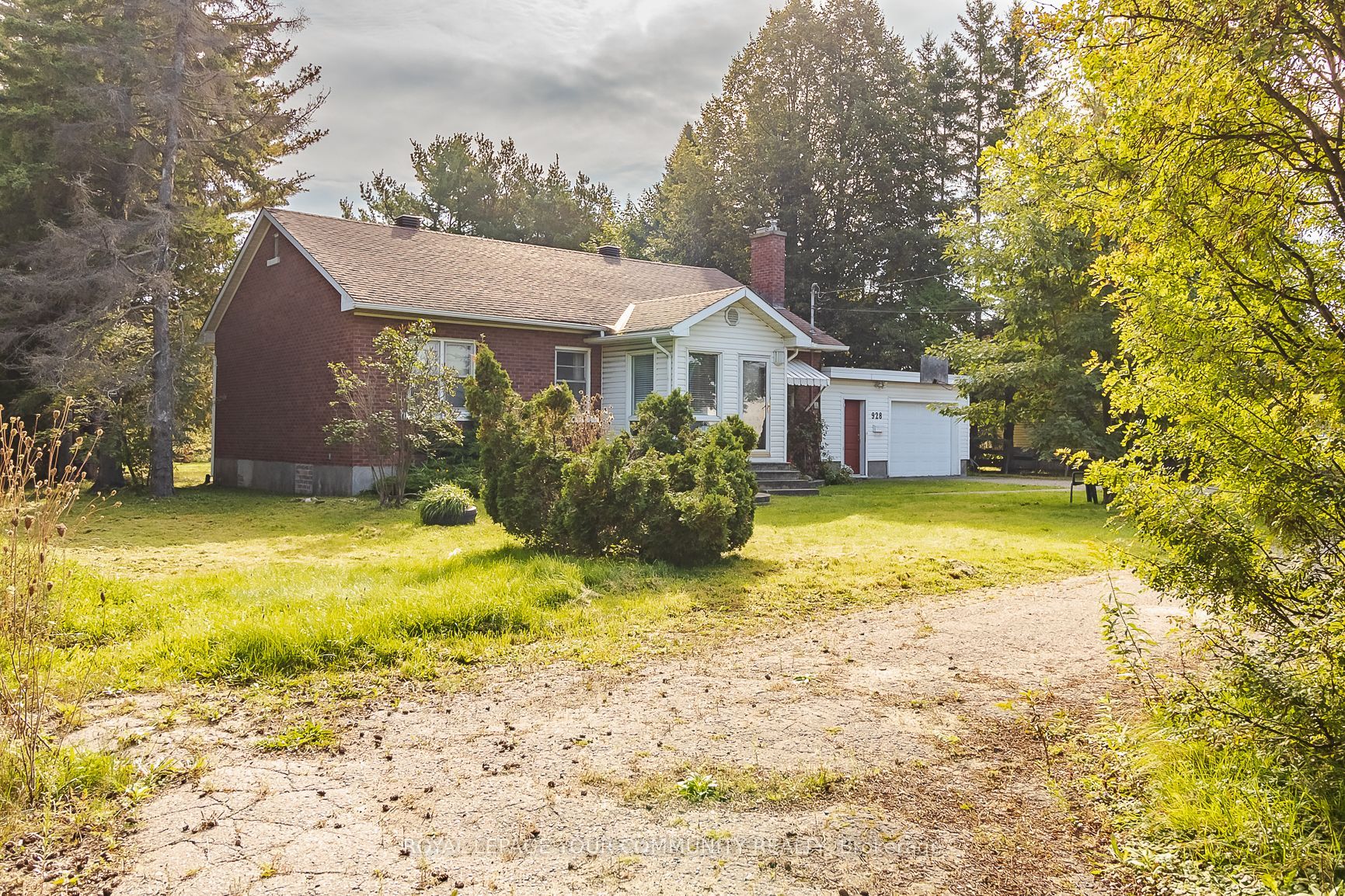 928 Great Northern Road Property Photo 1