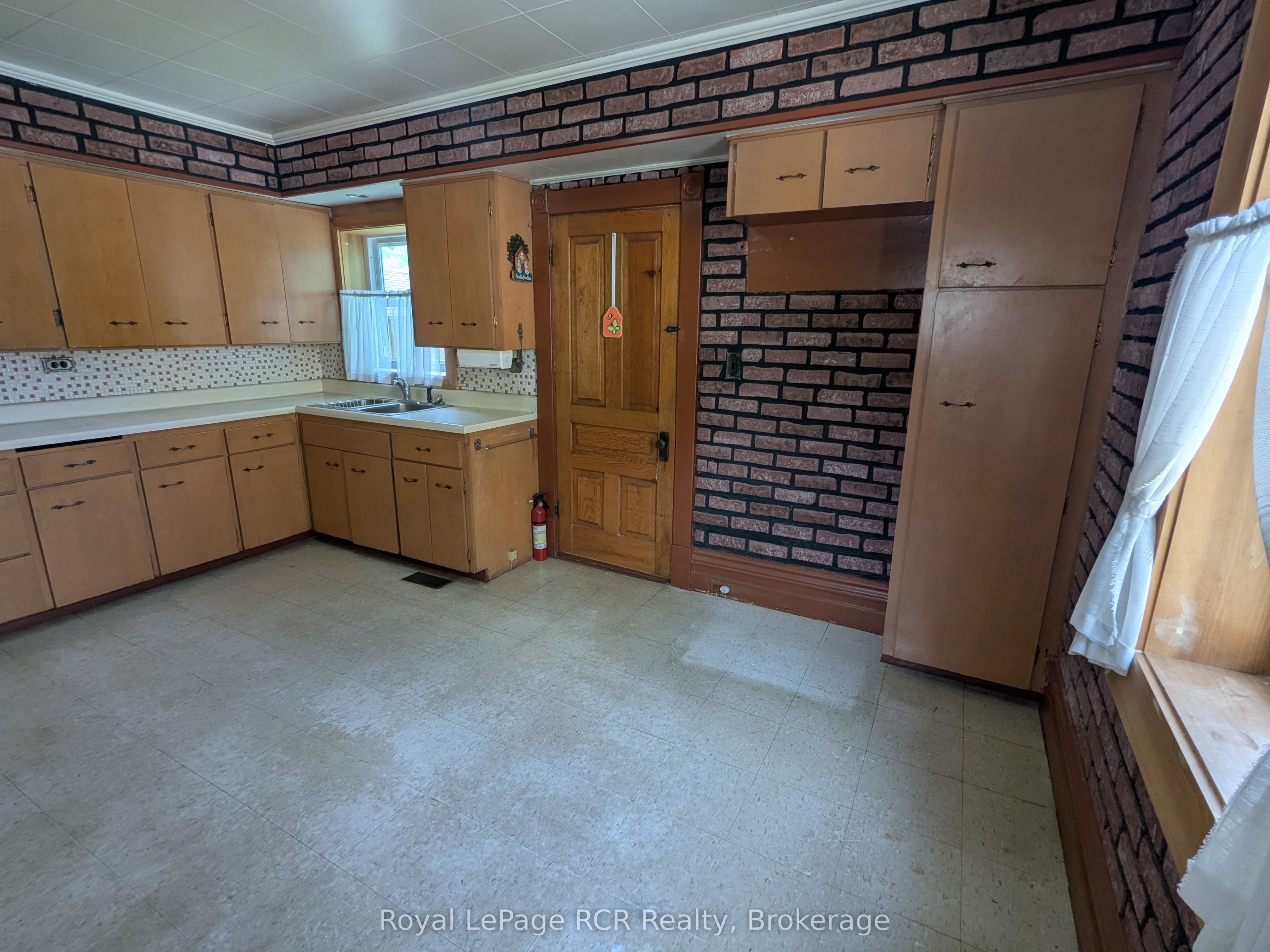 616 9th Avenue Property Photo 12