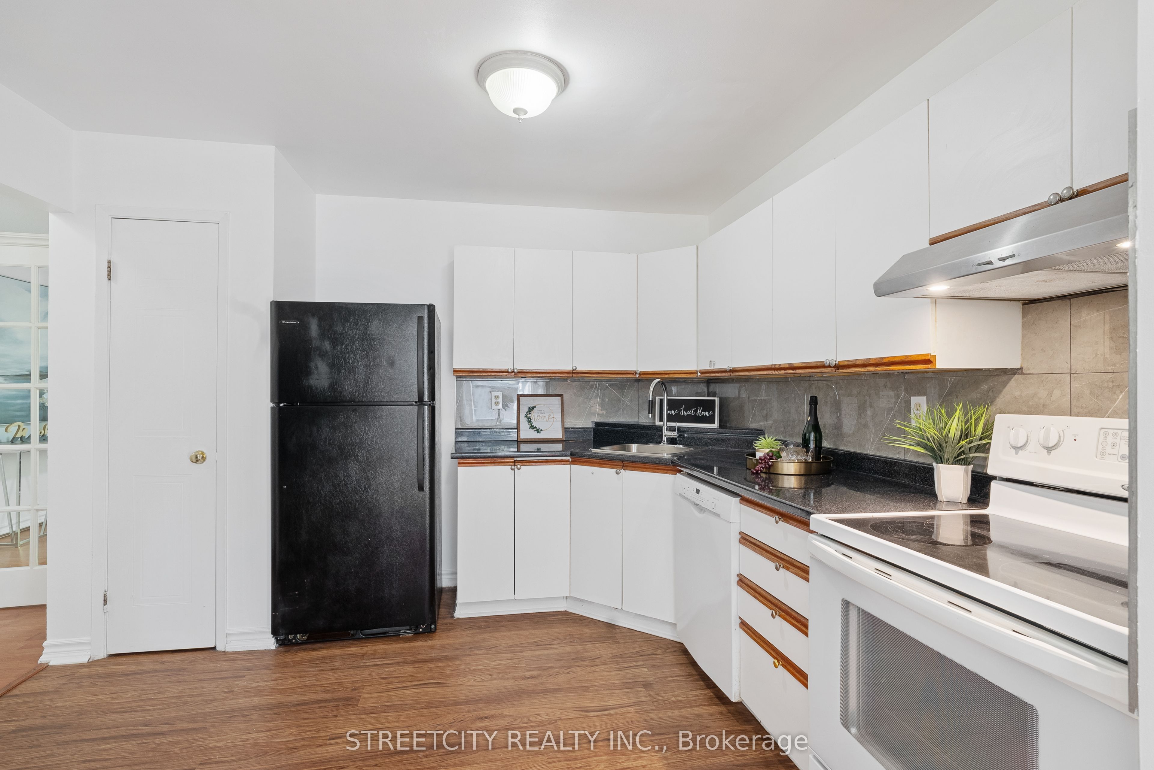 1247 Huron Street 81 Property Photo 2