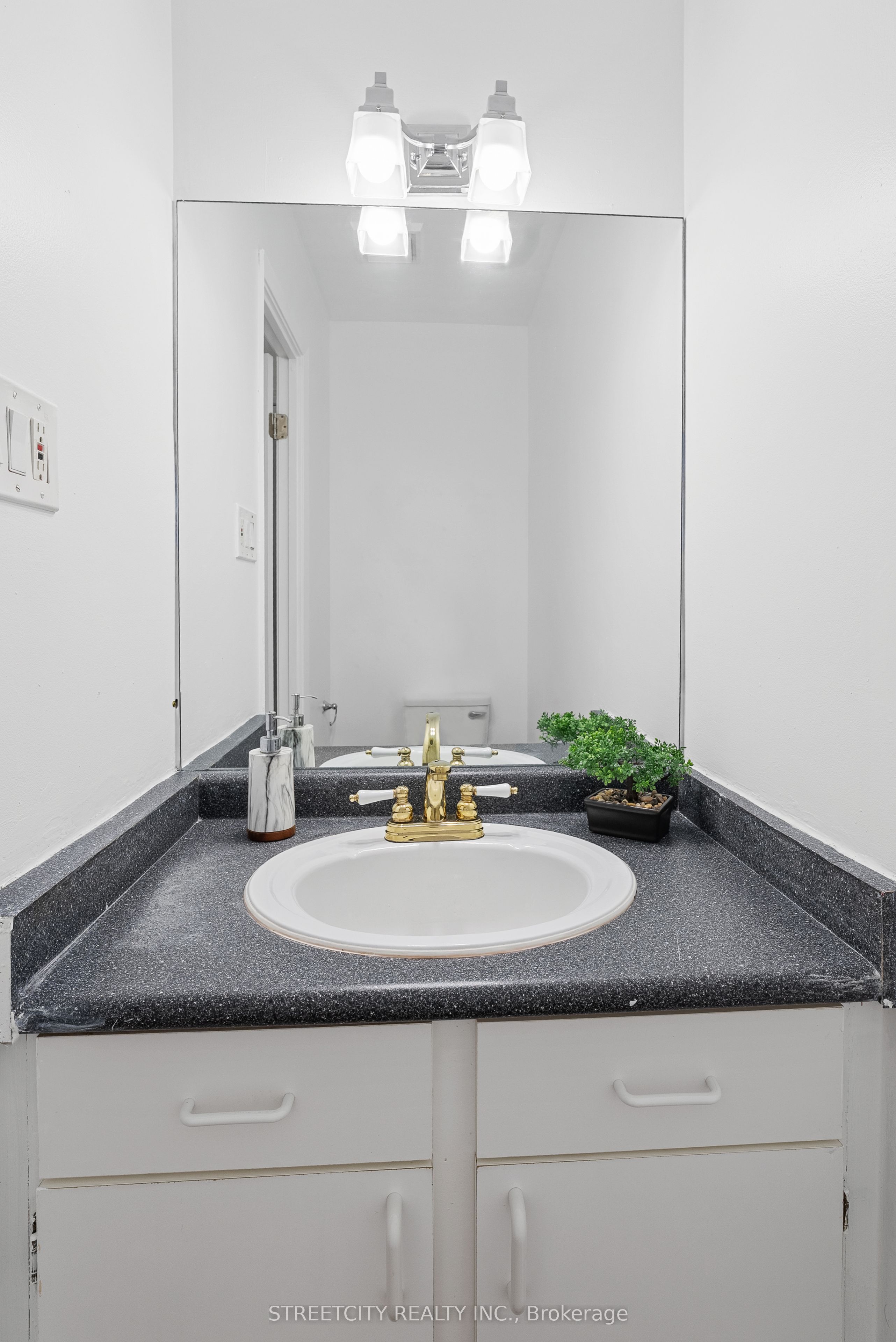 1247 Huron Street 81 Property Photo 10