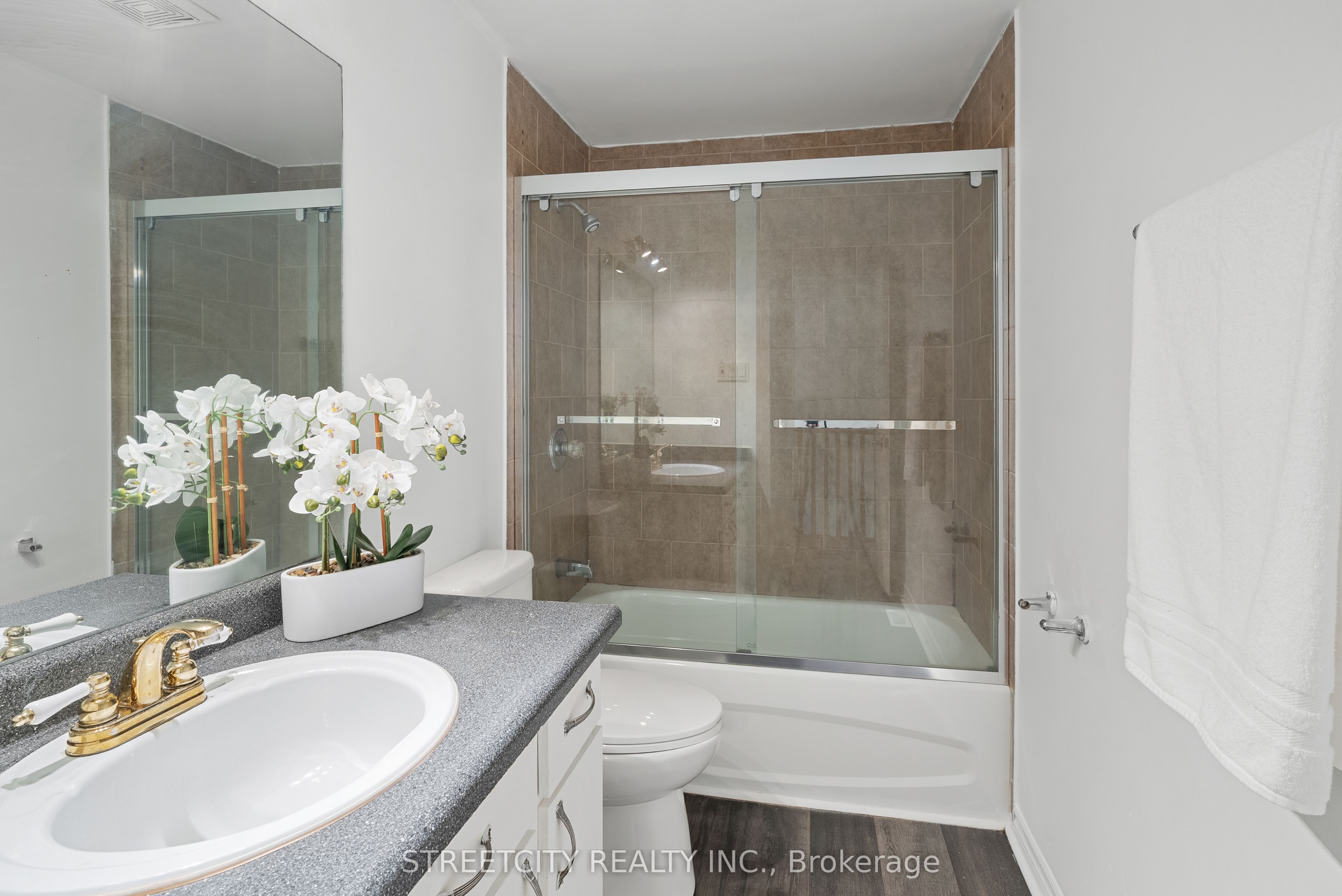 1247 Huron Street 81 Property Photo 15