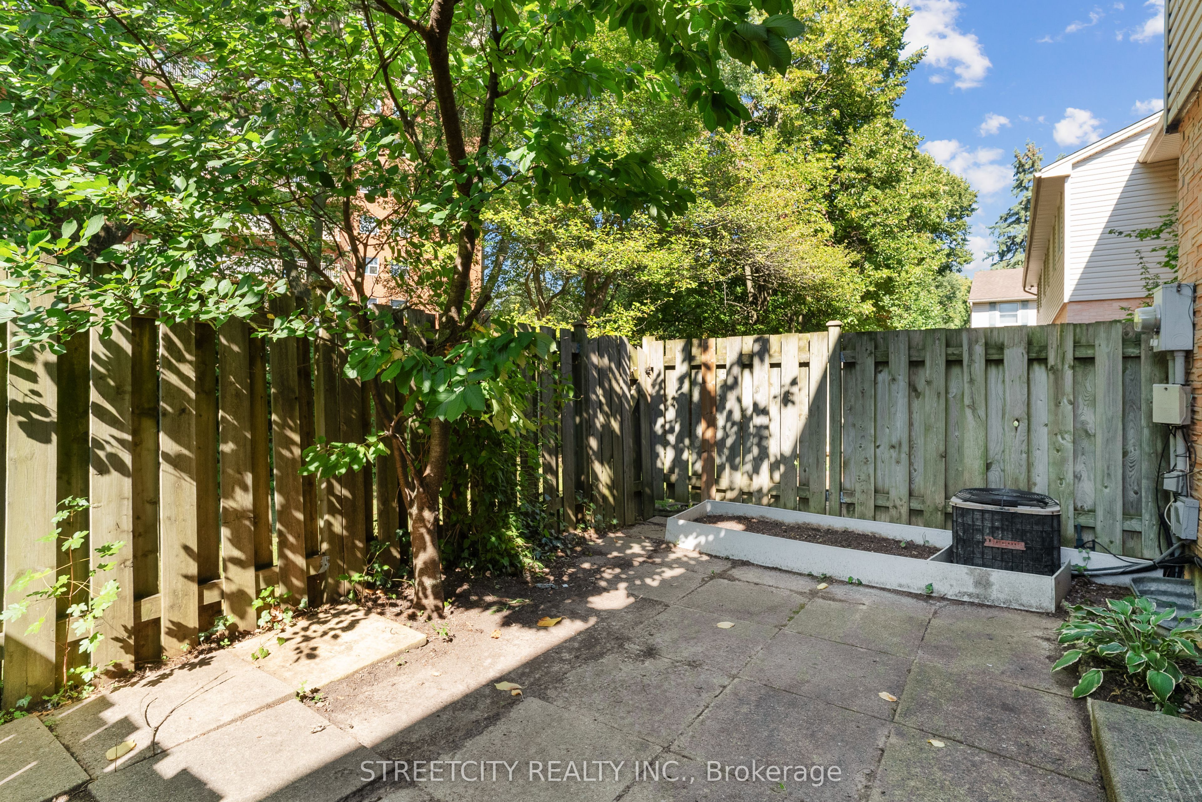 1247 Huron Street 81 Property Photo 27